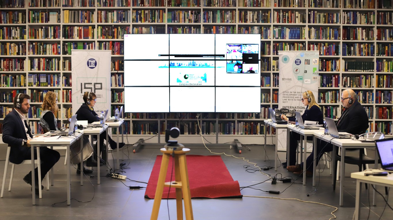 UBT mbajti simpoziumin ndërkombëtar virtual “Qytetet në ballkan – sfidat zhvillimore, proceset dhe përmbajtja e dokumenteve, në linjë me trendët dhe normat e BE-së”