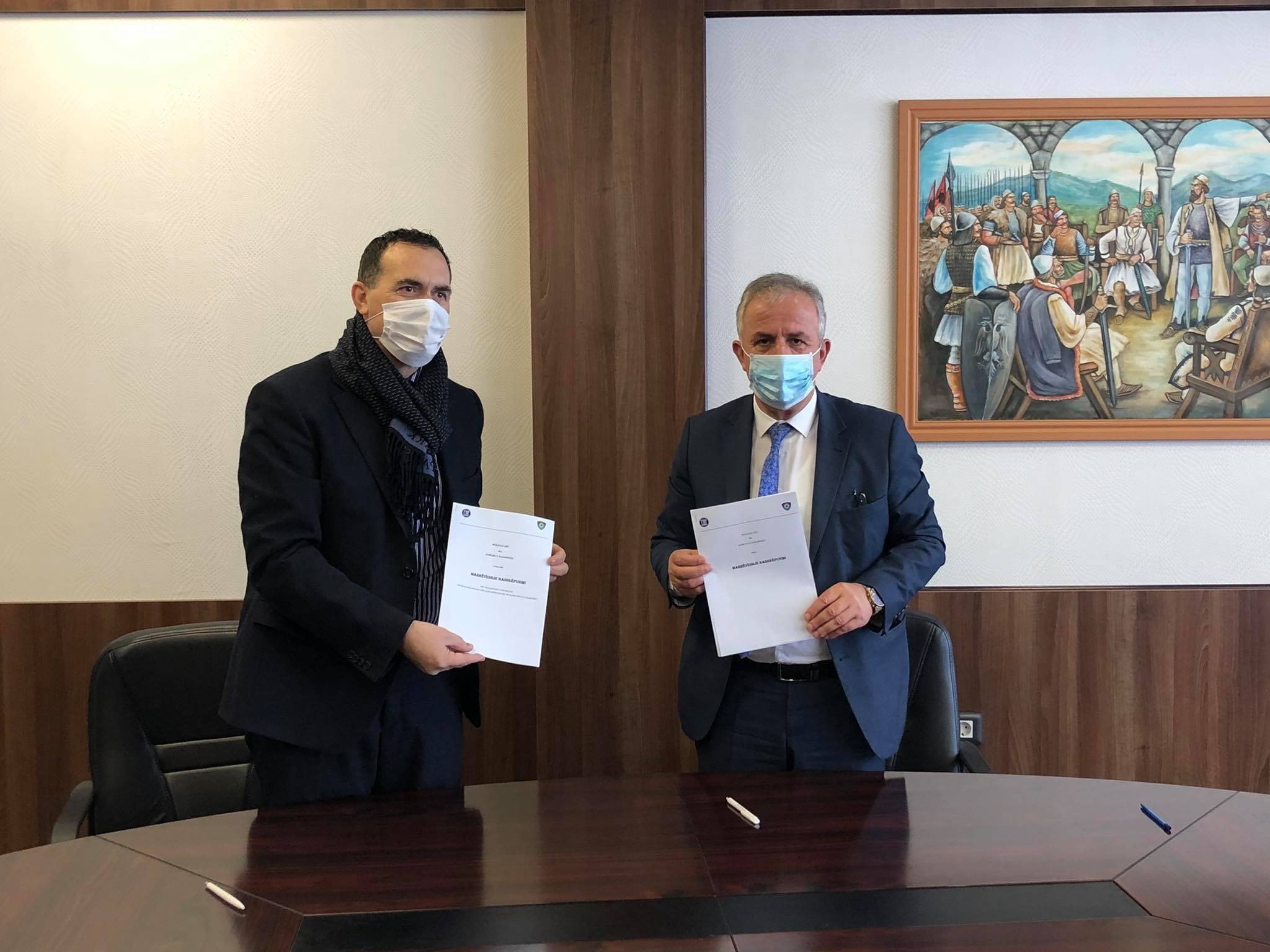 UBT dhe Komuna e Suharekës nënshkruajnë marrëveshje bashkëpunimi