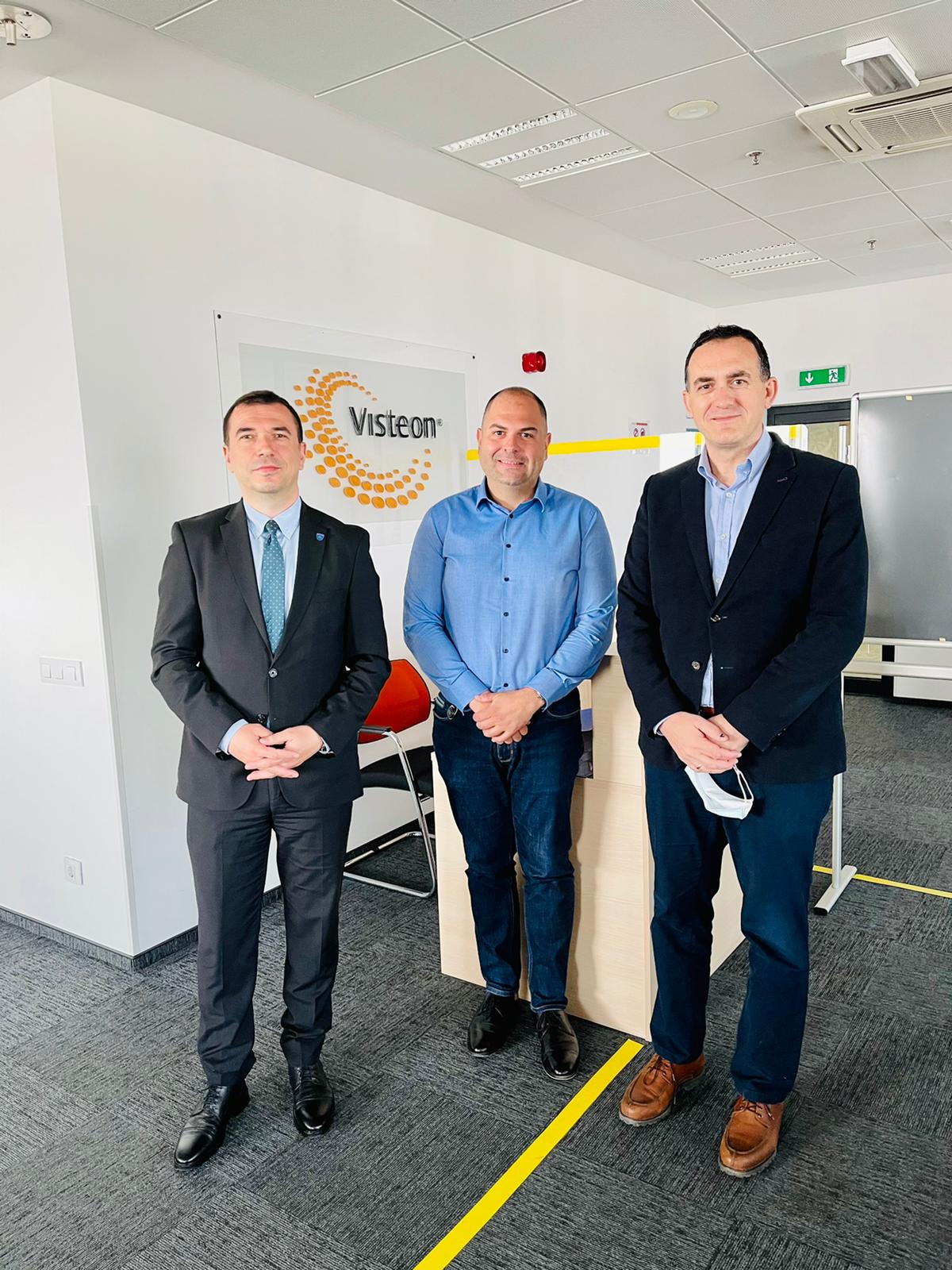 Rektori Hajrizi në takim me drejtuesit e kompanisë amerikane “Visteon” në Bullgari