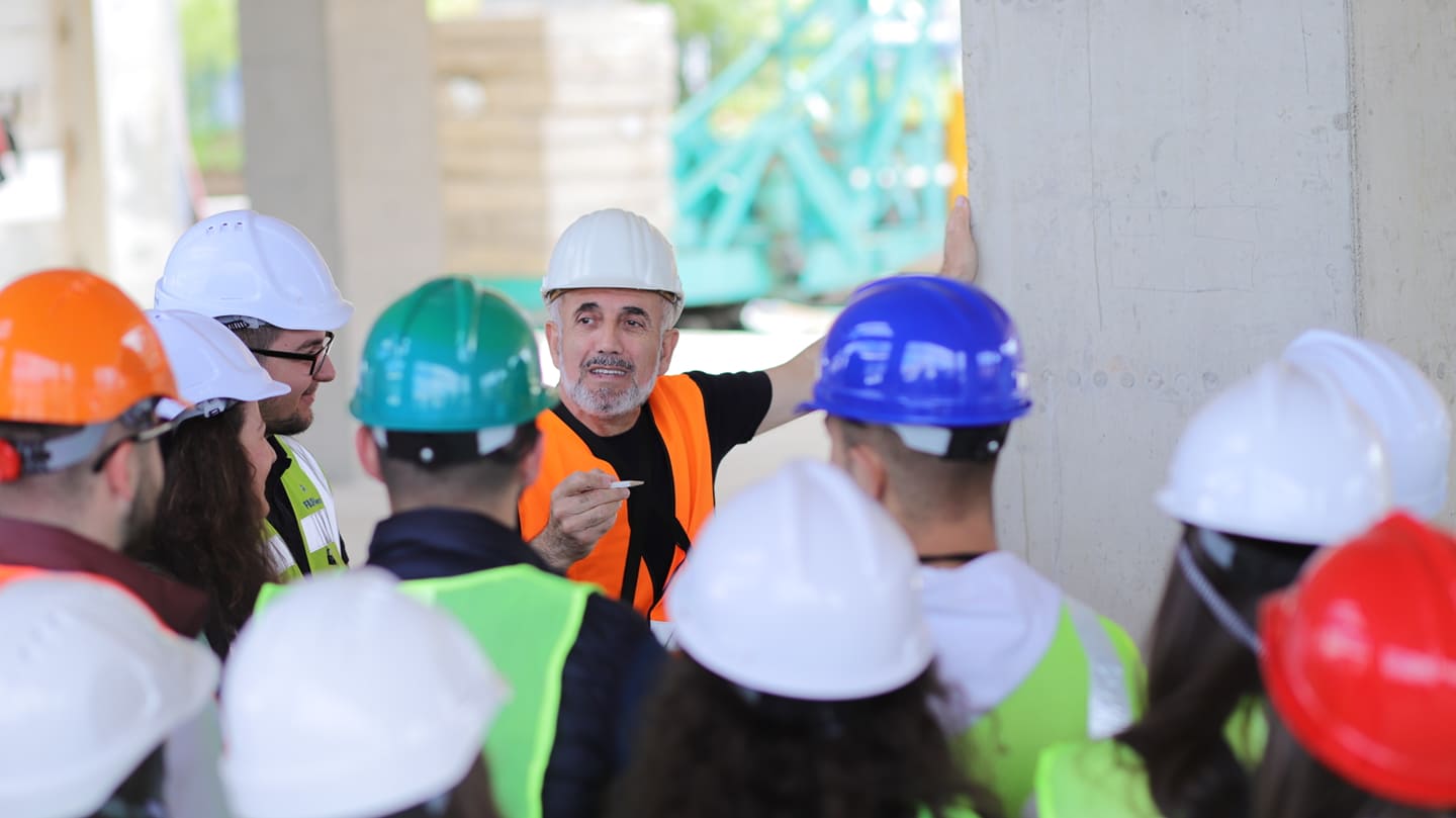 Studentët e Arkitekturës dhe Planifikimit Hapësinor vizitë studimore në objektin e Qendrës më të madhe të Shkencës, Teknologjisë dhe Inovacionit në Kosovë “UBT Smart City”