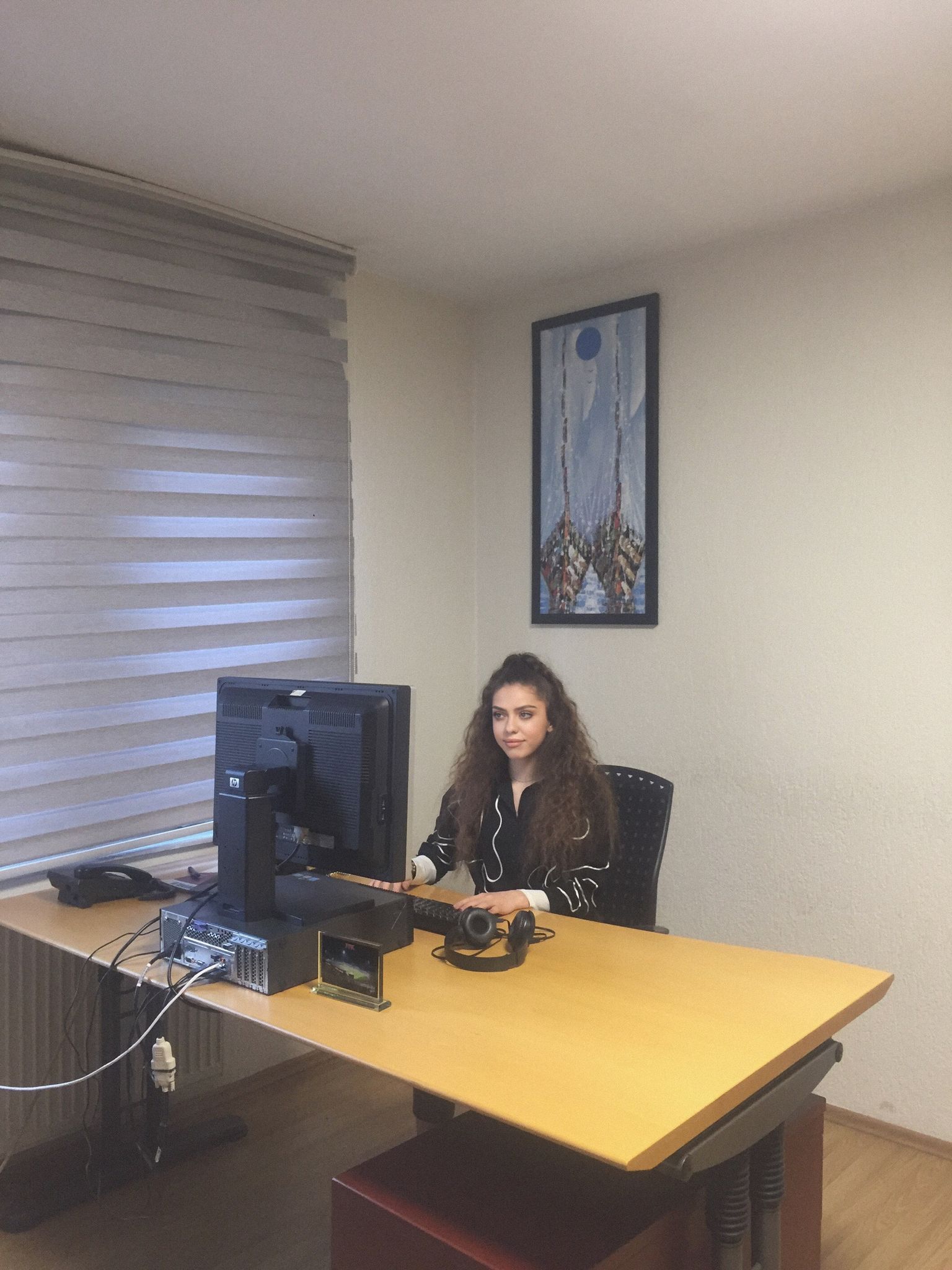 Studentja e Fakultetit Media dhe Komunikim, Blerta Gashi, punësohet në portalin Insajderi