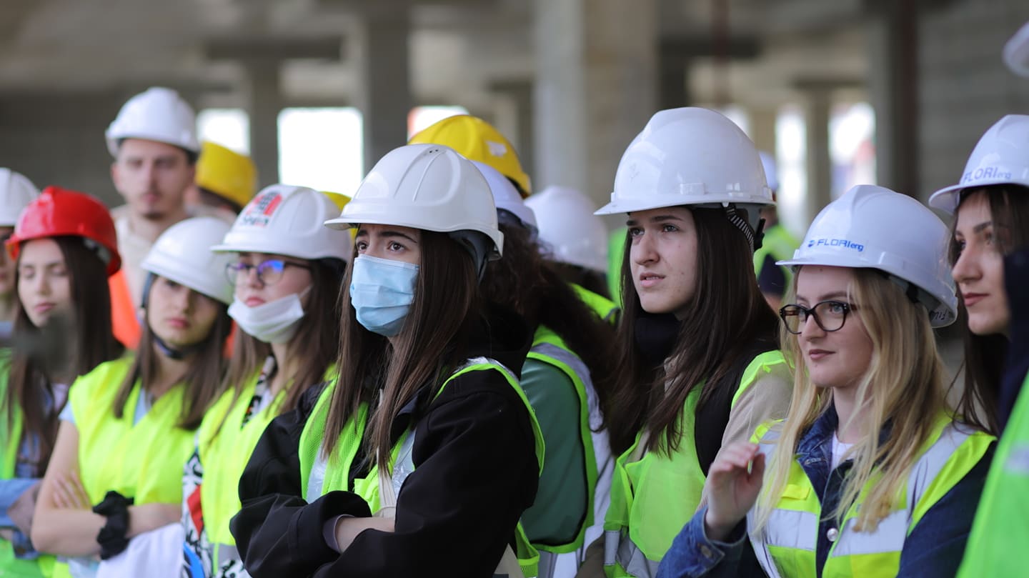 Interesim i madh i vajzave dhe grave për të studiuar në fushën e inxhinierisë