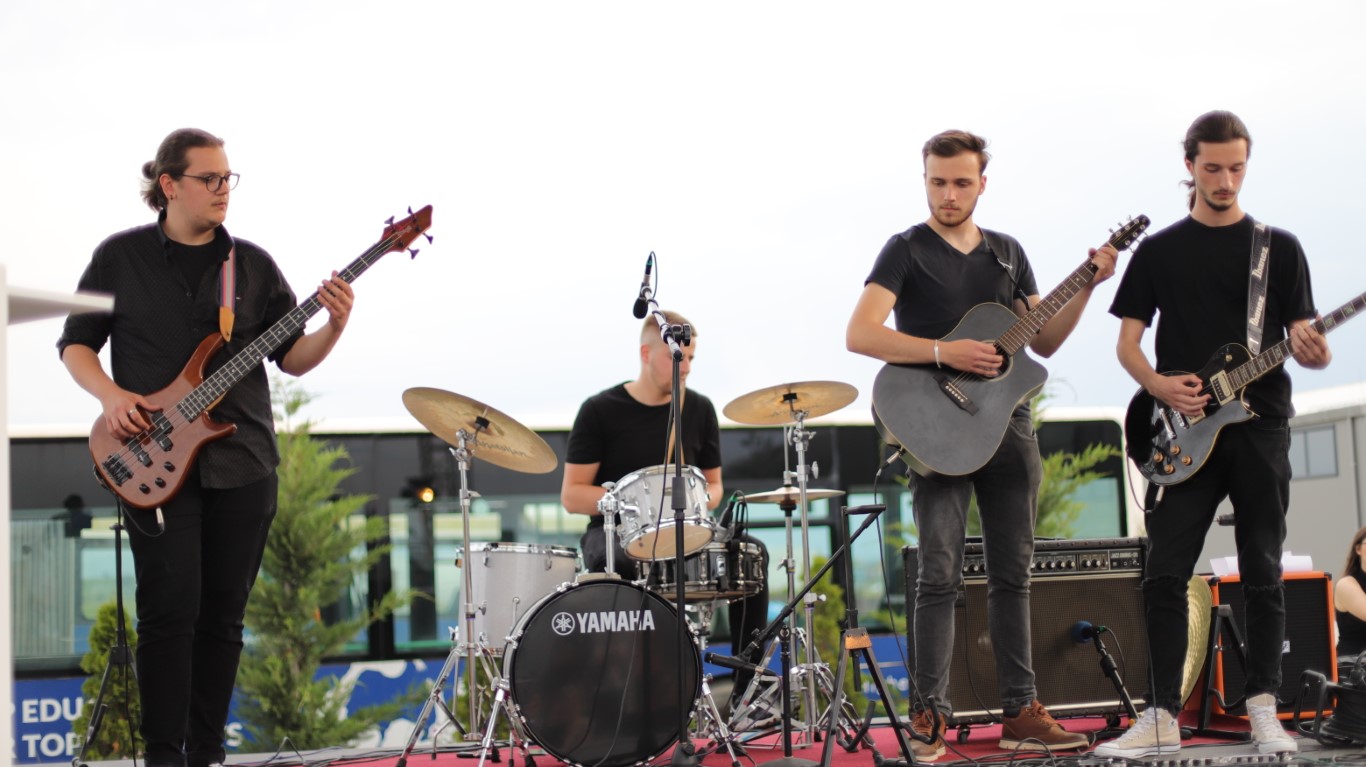 Me koncert madhështor, Fakulteti Muzikë Moderne, Produksion Digjital dhe Menaxhment në UBT përmbyllë semestrin veror të vitit akademik 2020/21