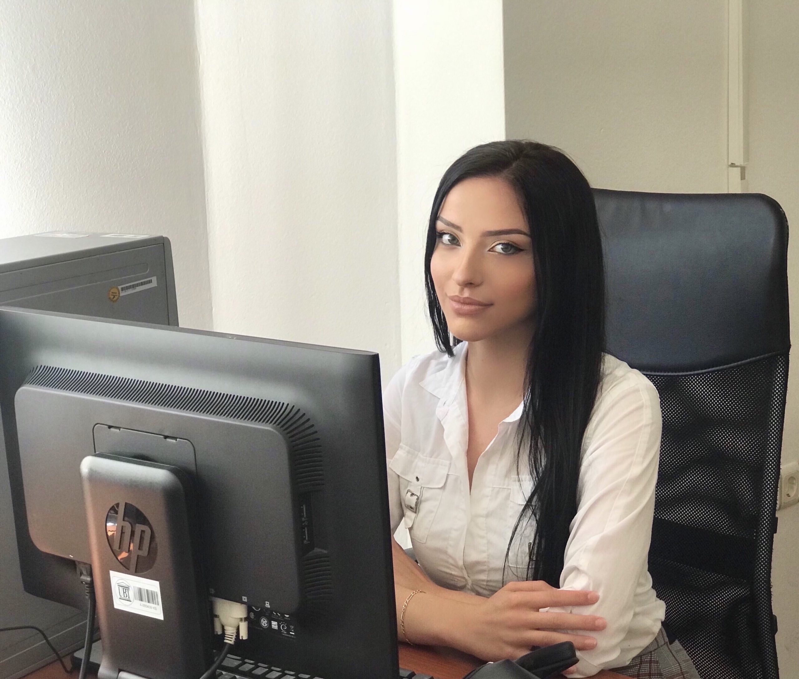 Studentja e Fakultetit Media dhe Komunikim në UBT, bëhet pjesë e portalit UBTNEWS