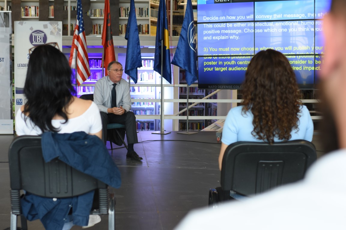 Profesorë dhe ekspertë ndërkombëtarë ligjërojnë në ditën e tretë të ANV-së së Fakultetit Shkenca Politike në UBT