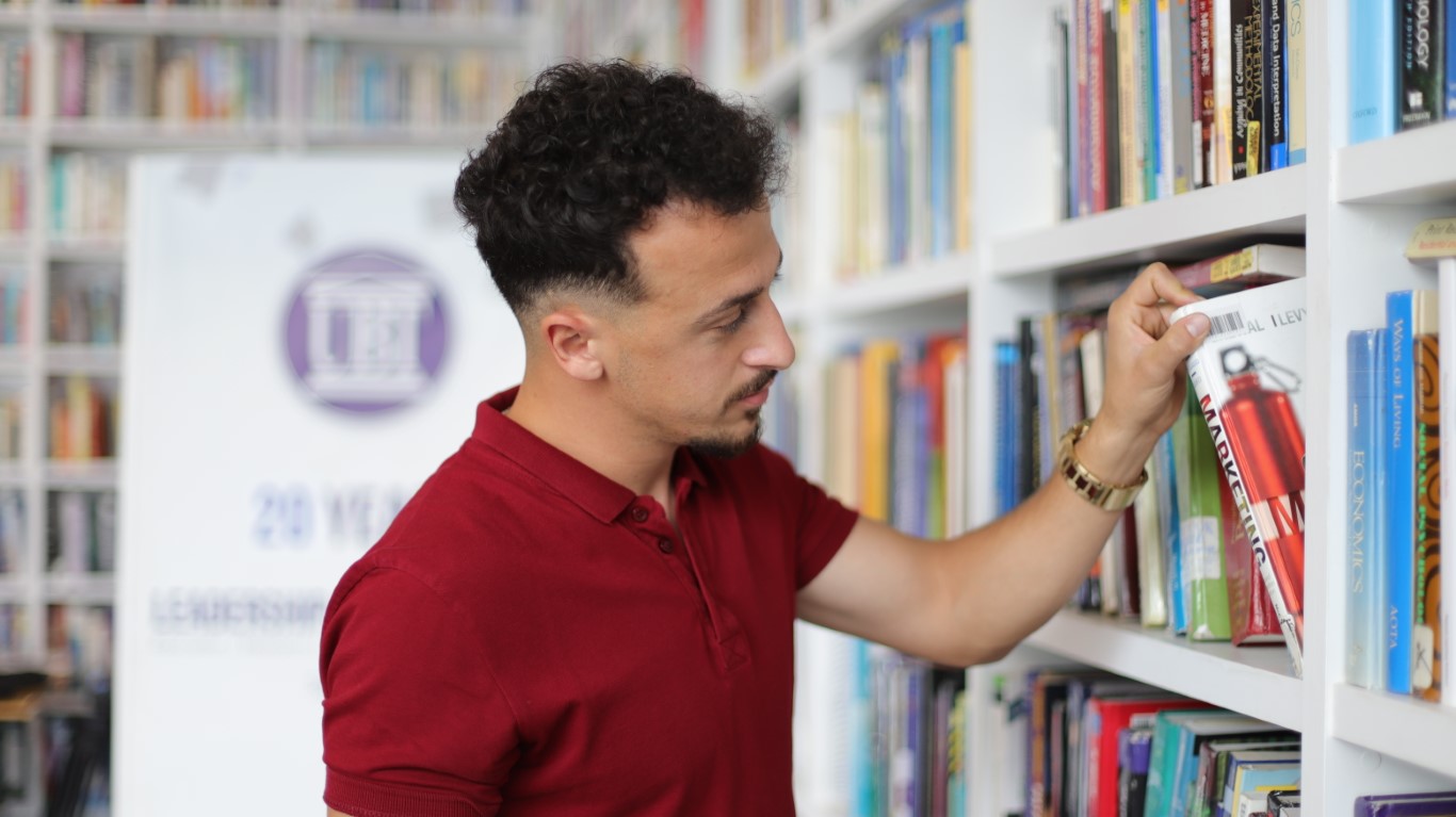 Nis aktivitetin Akademia Ndërkombëtare Verore e Gjuhës dhe Kulturës