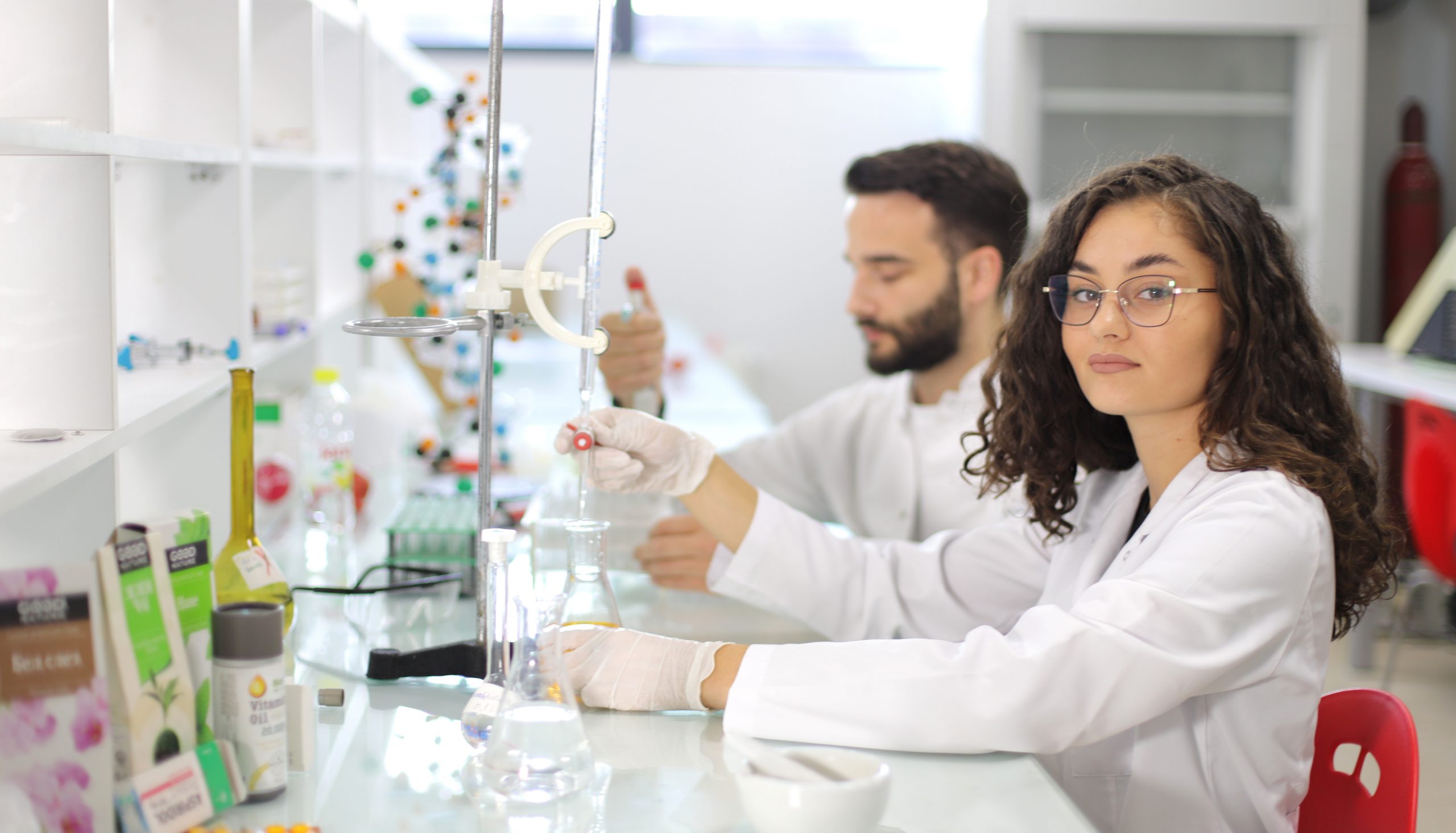 Laboratori i UBT-së po vazhdon me testime për COVID-19