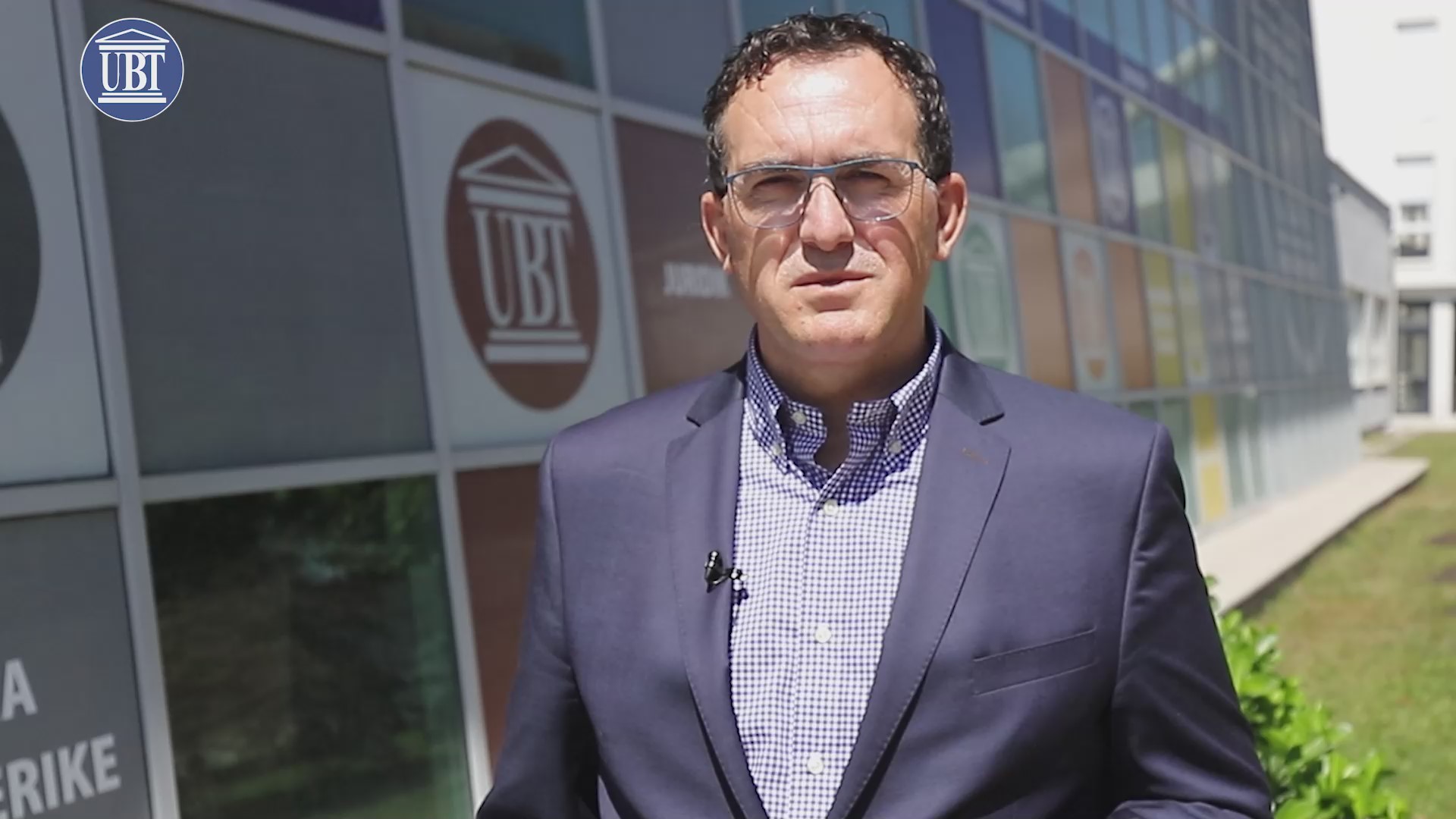 Rektori Hajrizi bën thirrje për vaksinim kundër virusit COVID-19