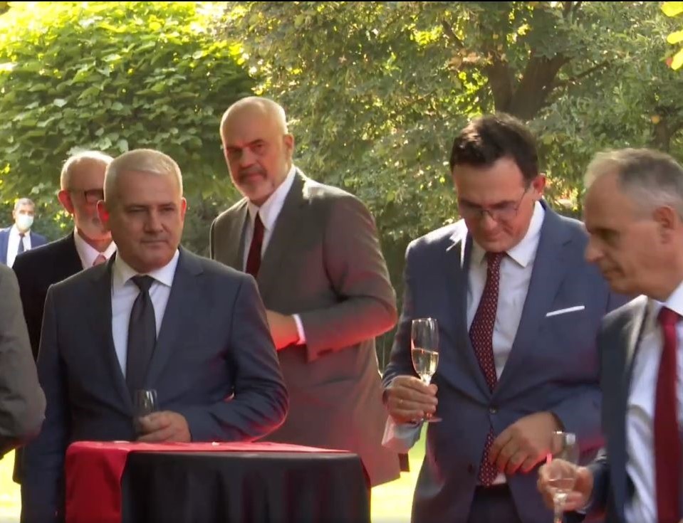 Rektori Hajrizi propozon krijimin e Hub-it kombëtar të digjitalizimit dhe themelimin e qendrës ndërdisiplinare shqiptare