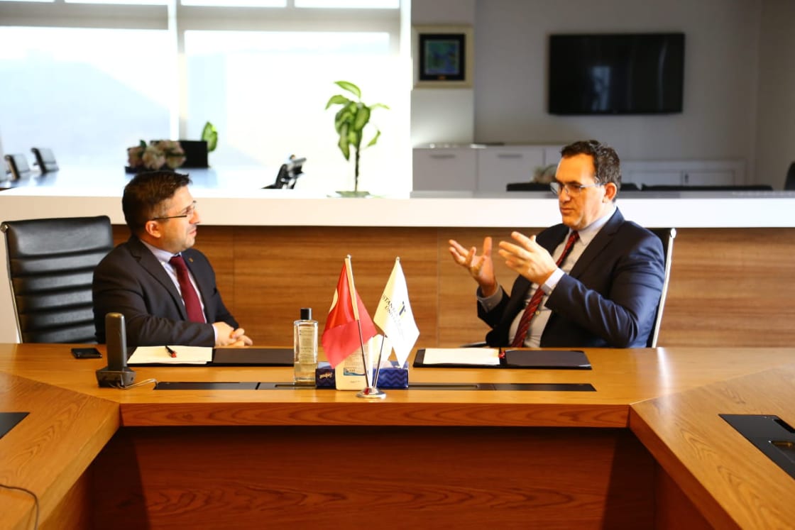UBT nënshkruan marrëveshje bashkëpunimi me İstanbul Ticaret Üniversitesi