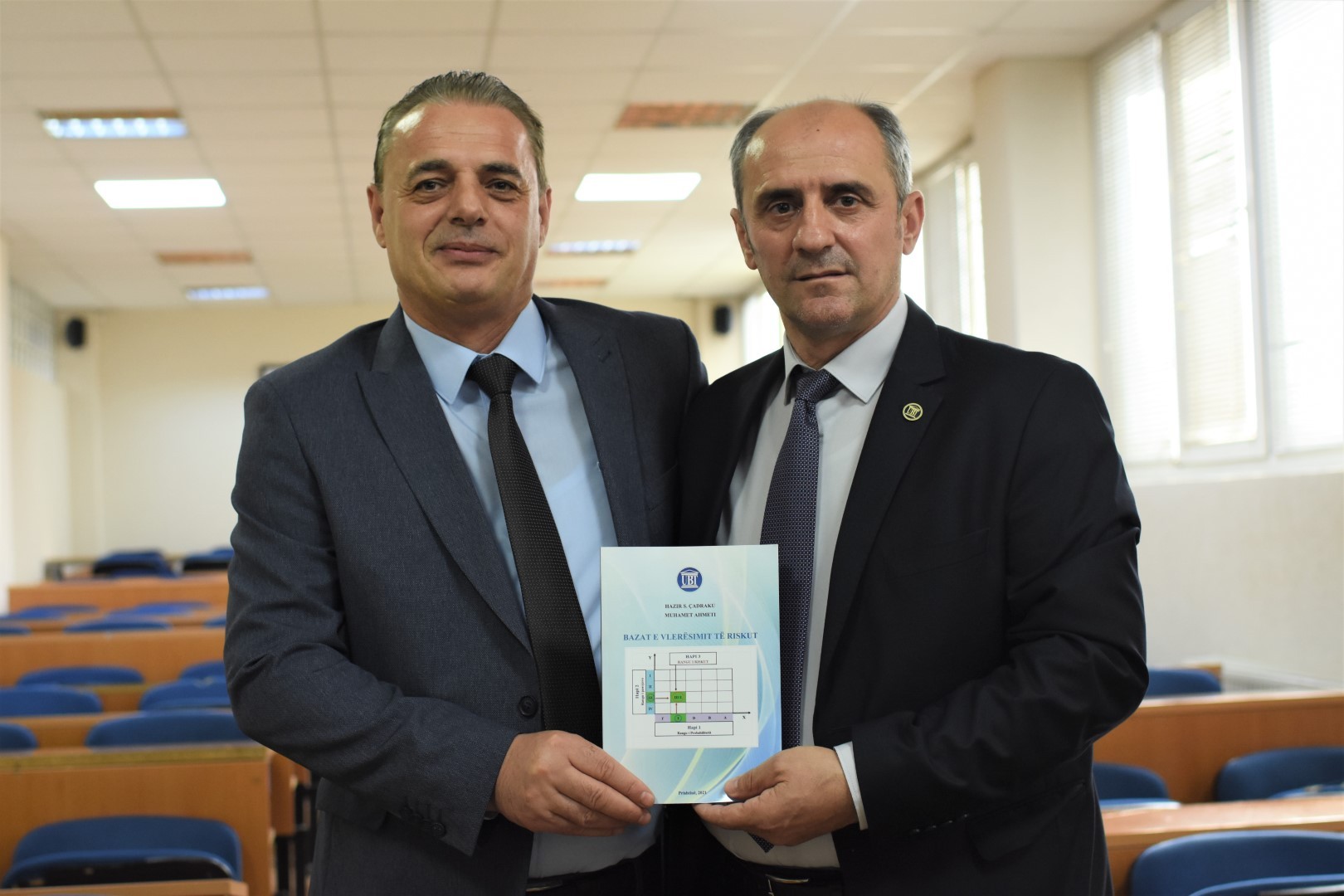 Promovohet libri “Bazat e Vlerësimit të Riskut”, në bashkautorësi të profesorëve të UBT-së, Hazir Çadraku dhe Muhamet Ahmeti