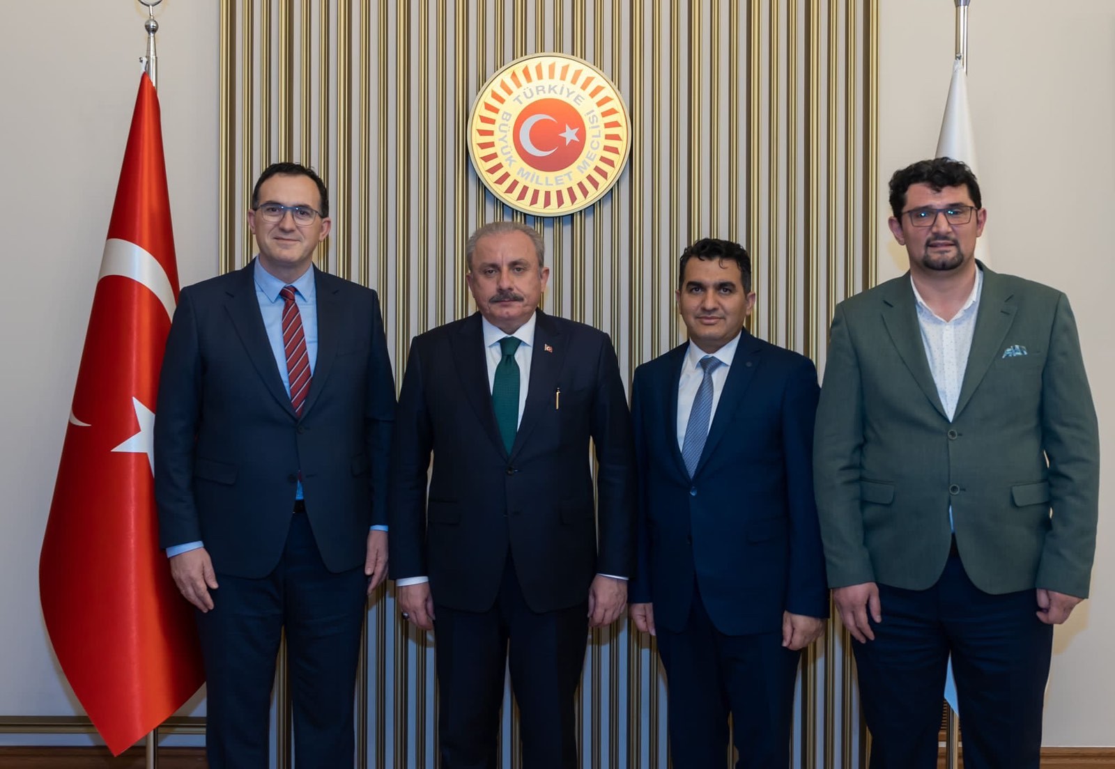 Rektori Hajrizi u prit në Ankara nga kryetari i Parlamentit të Turqisë, Mustafa Şentop