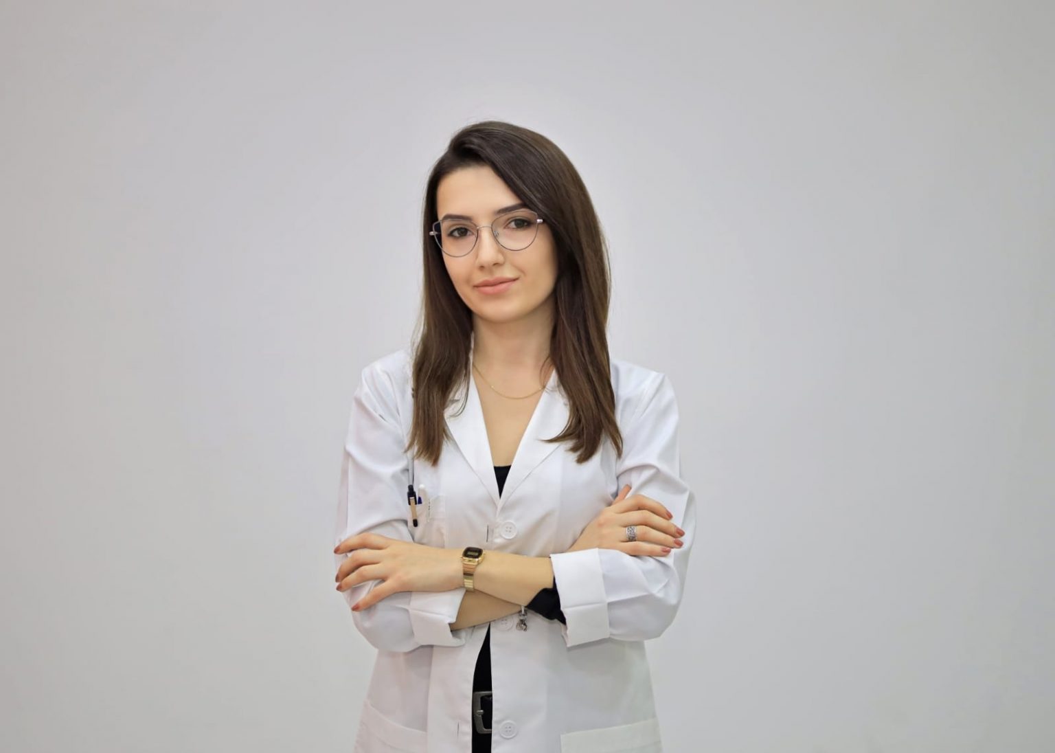 Studentja e UBT-së, Mirela Mustafa, angazhohet në projektet e Organizatës Botërore të Shëndetësisë si dhe në QKMF në Prizren