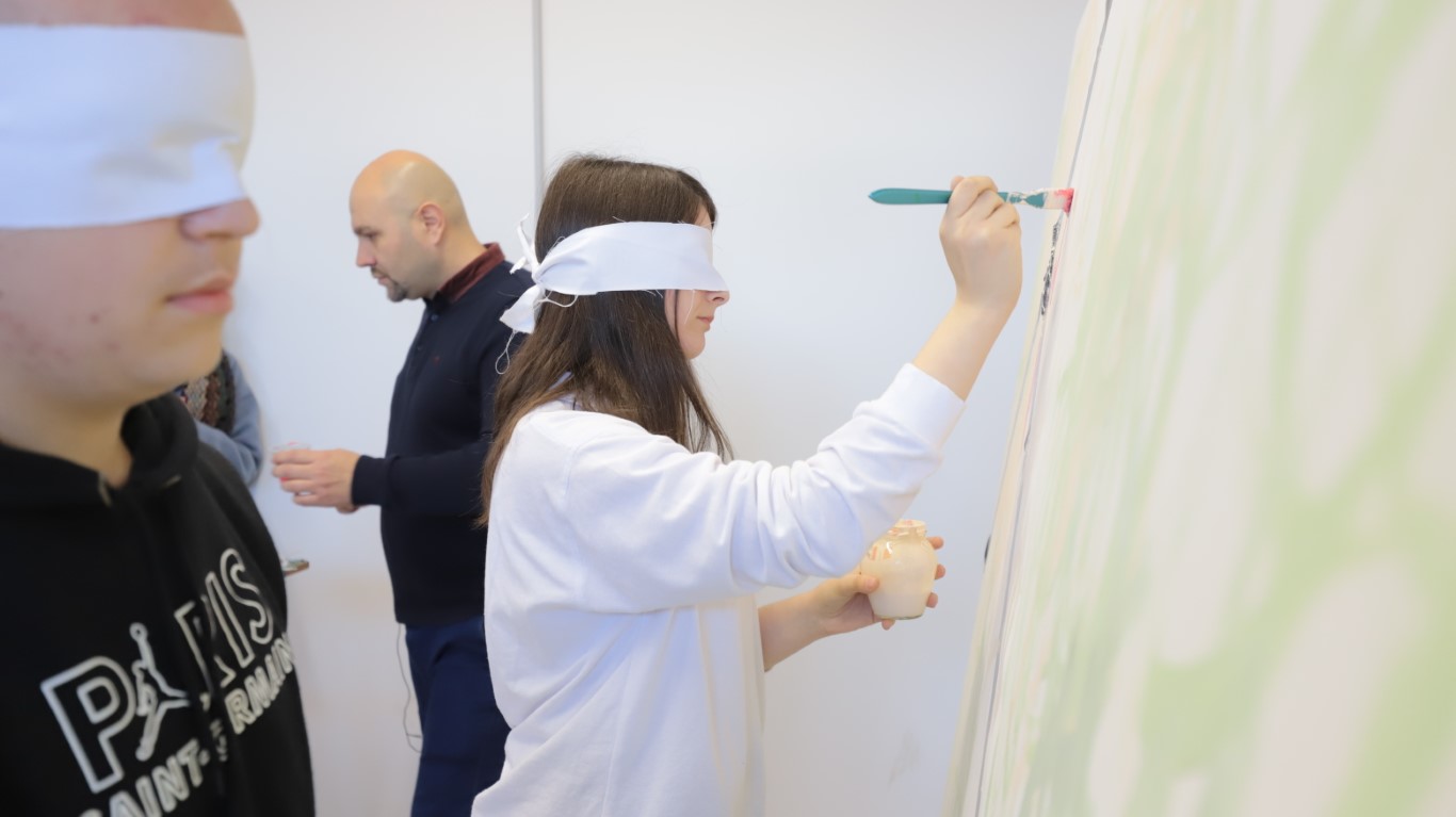 Shkolla e Mesme Profesionale dhe Gjimnazi UBT zhvilluan aktivitet në kuadër të 20-vjetorit të themelimit të UBT-së