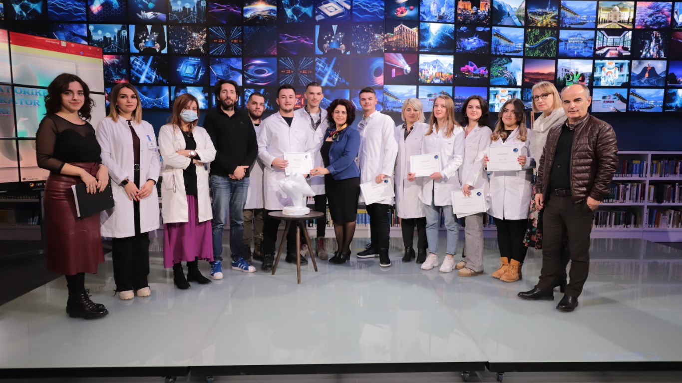 Fakulteti Teknik Dentar në UBT zhvilloi aktivitet për nder të 20-vjetorit të themelimit të UBT-së