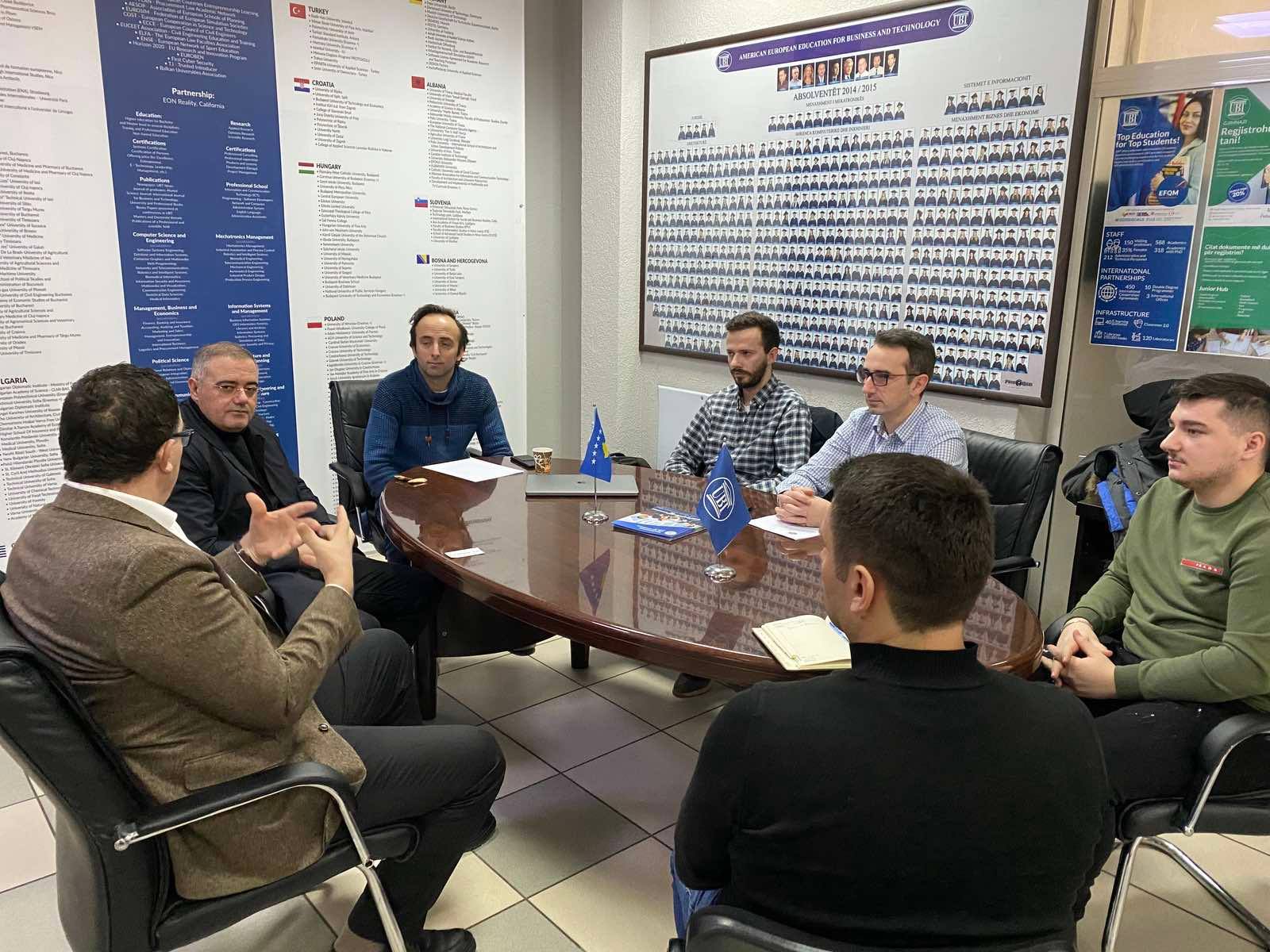 Rektori Hajrizi priti në takim Bordin e Industrisë