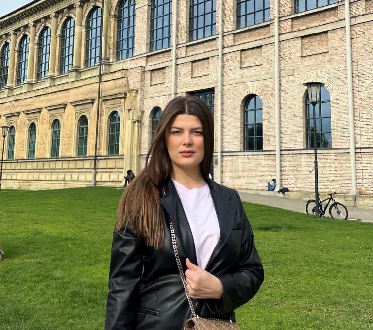 Studentja e UBT-së, Rina Latifi, po vazhdon studimet master në “Hochschule Anhalt” në Desau të Gjermanisë