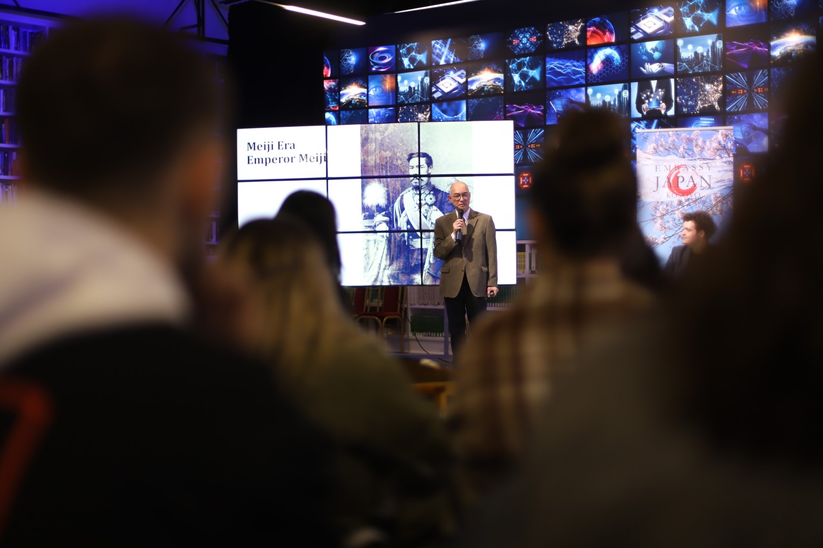 Në UBT nis eventi i përmuajshëm “Meeting diplomats”