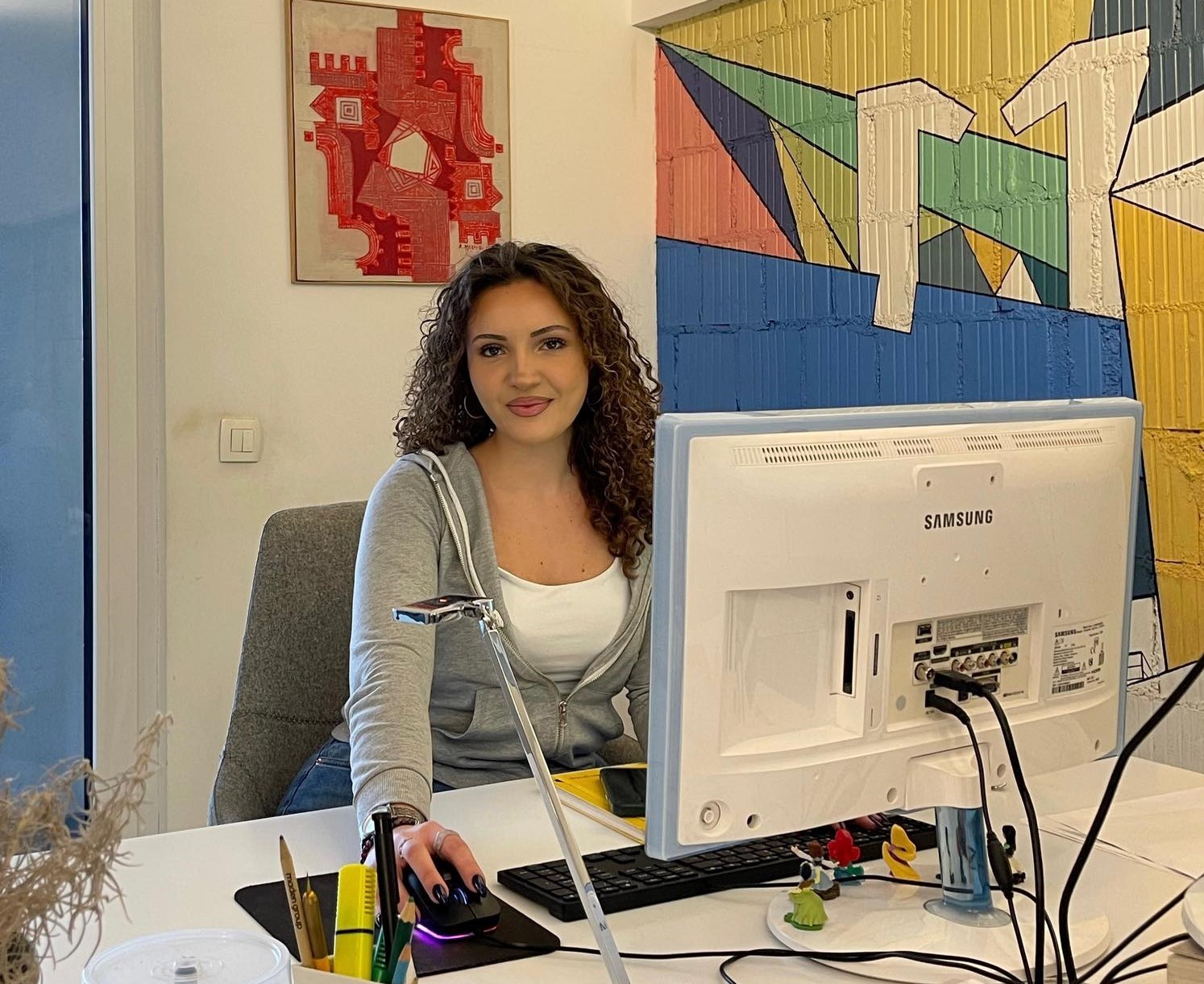 Studentja e UBT-së, Sihana Metrama punësohet në studion e arkitekturës “Maden Group”