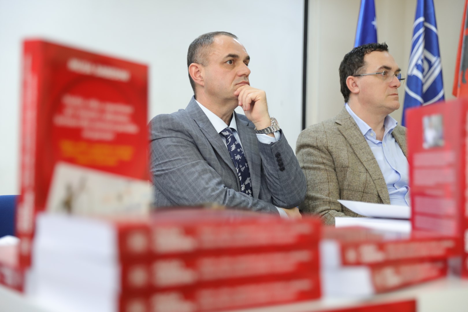 Në UBT promovohet libri i profesorit, gazetarit dhe publicistit, Musa Sabedini, vlerësohet si një libër me vlerë të madhe për fushën e gazetarisë