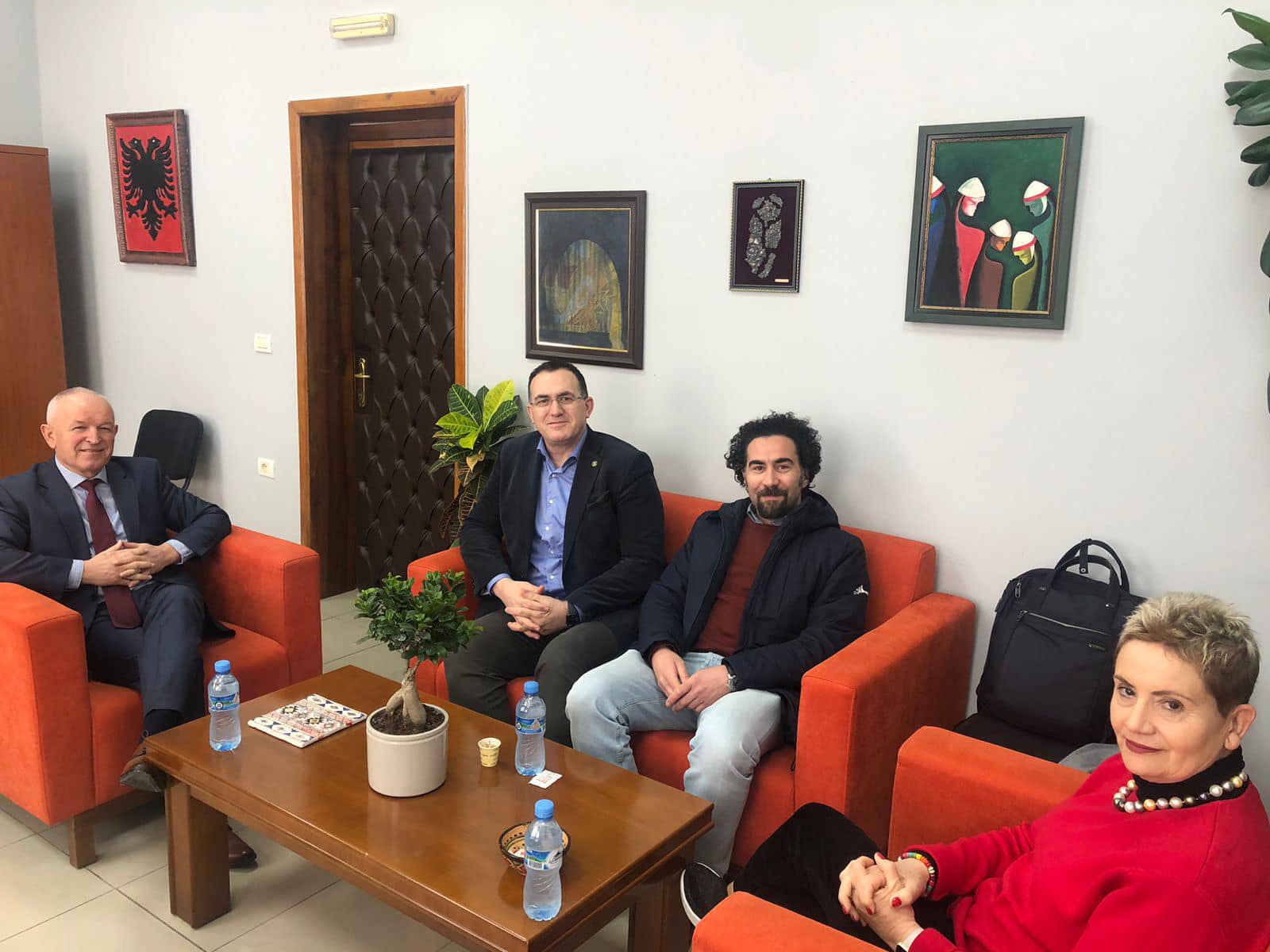 Aplikimi i teknologjisë digjitale në shkencën e historisë – rektori Hajrizi zhvilloi një diskutim të hapur me studentët dhe stafin akademik të Universitetin e Tiranës