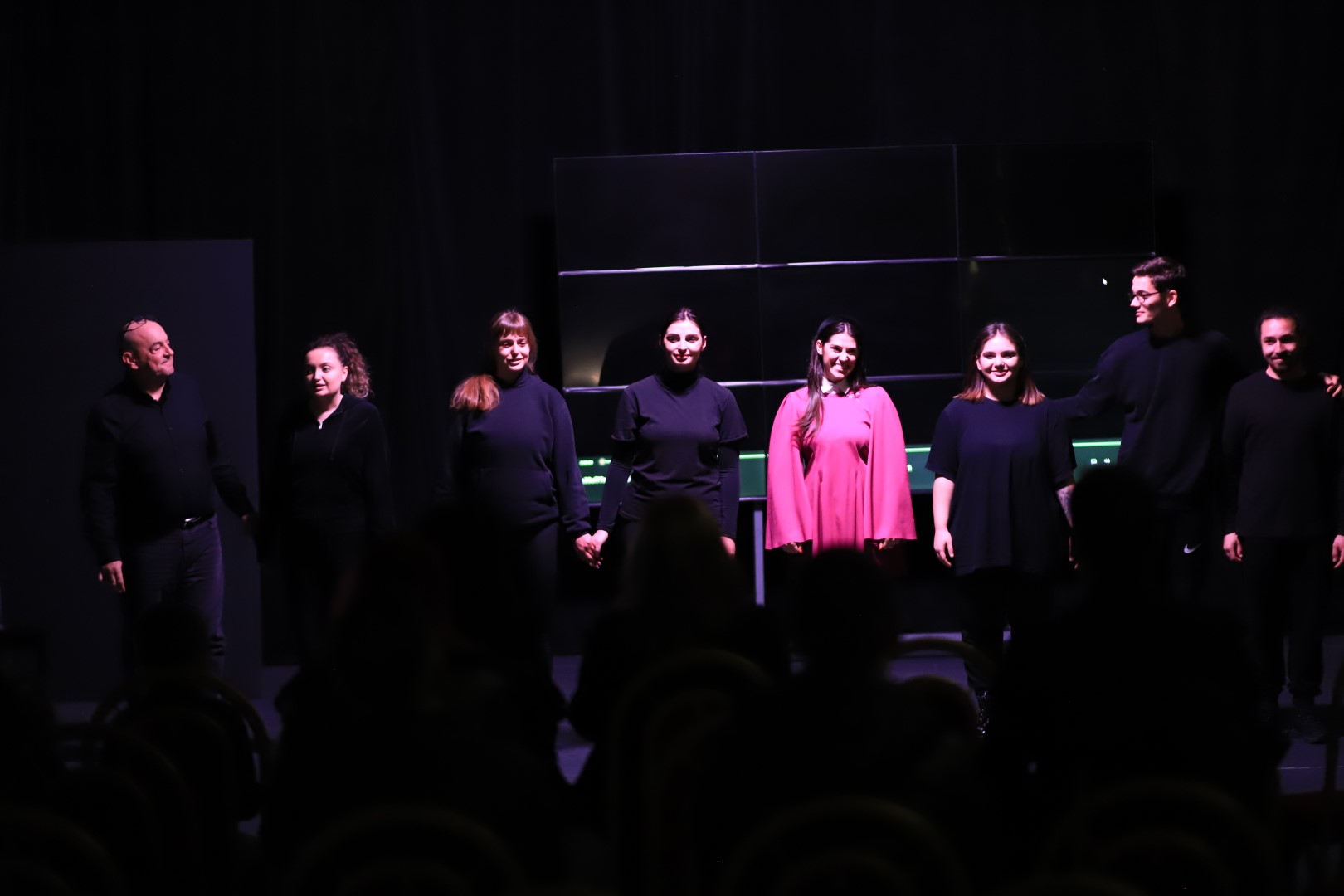 Studentët e Fakultetit Aktrim në UBT realizuan një shfaqje me forma të aktrimit