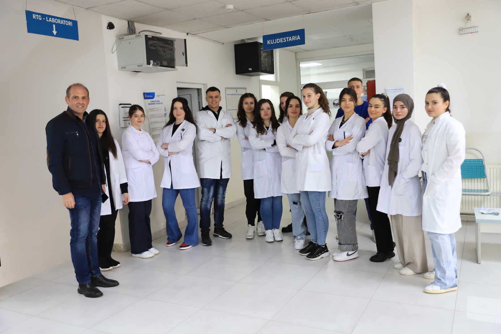 Nxënësit e Shkollës së Mesme të Mjekësisë në UBT zhvilluan një vizitë në Qendrën e Mjekësisë Familjare nr. 5, në Prishtinë