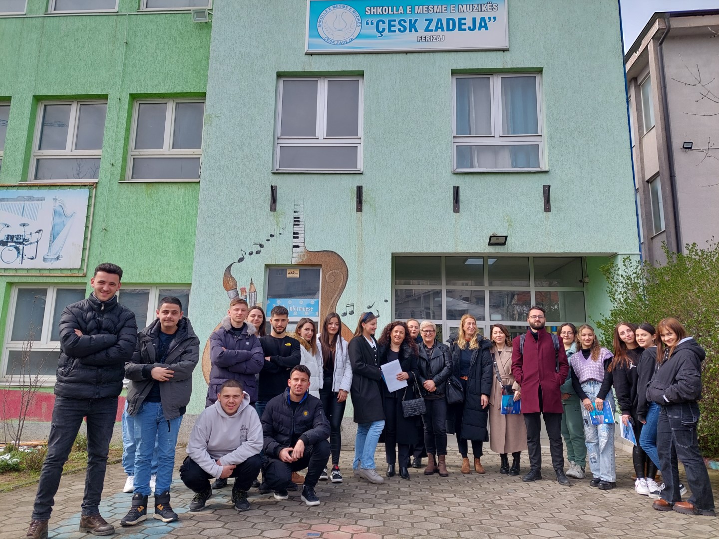 Përfaqësues nga UBT zhvilluan sesion informues në Shkollën e Mesme të Muzikës dhe Arteve “Çesk Zadeja” në Ferizaj