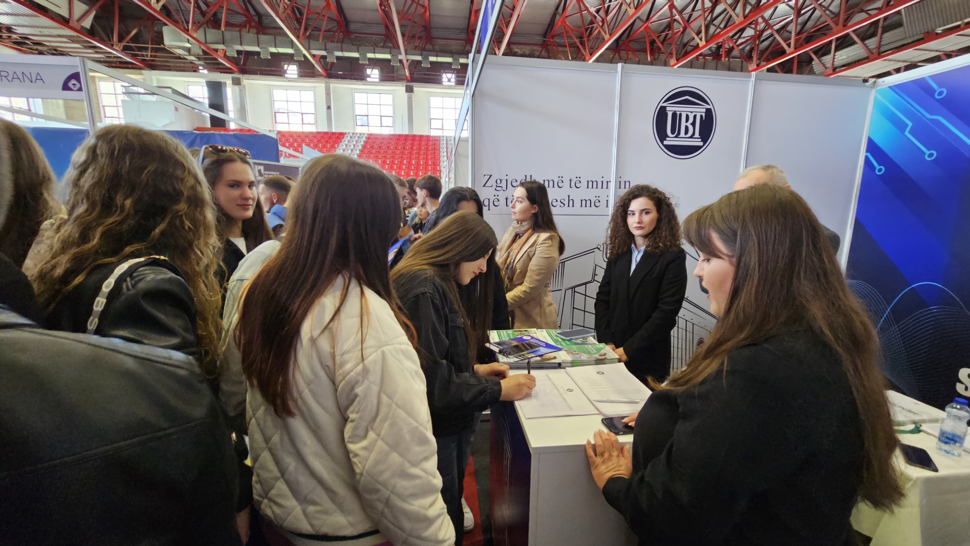 UBT pjesë në Panairin e Edukimit 2023