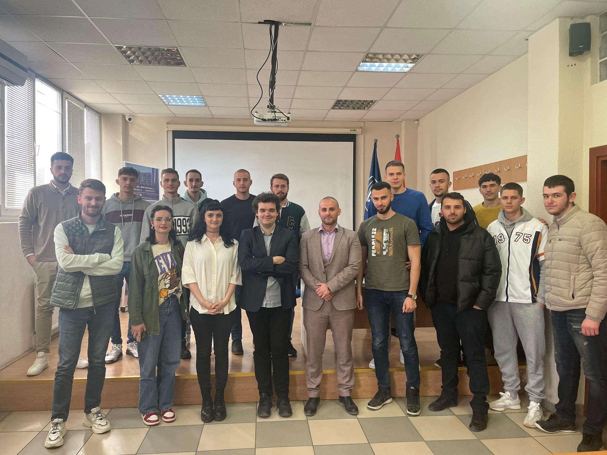 Gazetarja e “Deutsche Welle”, Vjosa Çerkini zhvilloi një diskutim të hapur me studentët e Fakultetit Studime të Sigurisë në UBT