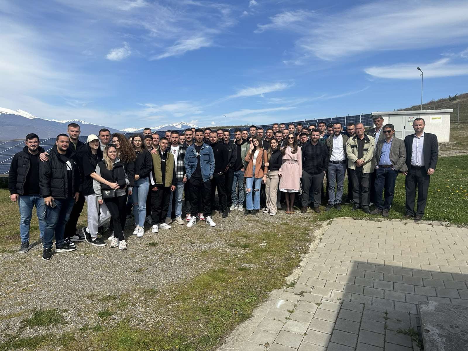 Studentët e programit Inxhinieria e Energjisë në UBT realizuan një vizitë studimore në impiantin PV EcoPark në Gjakovë