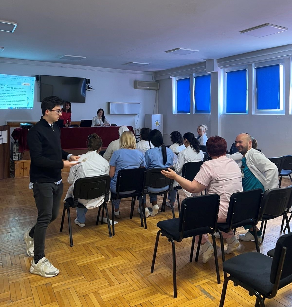Ish-studenti i UBT-së, Fat Taraku është punësuar në Spitalin Regjional të Pejës, si nutricionist