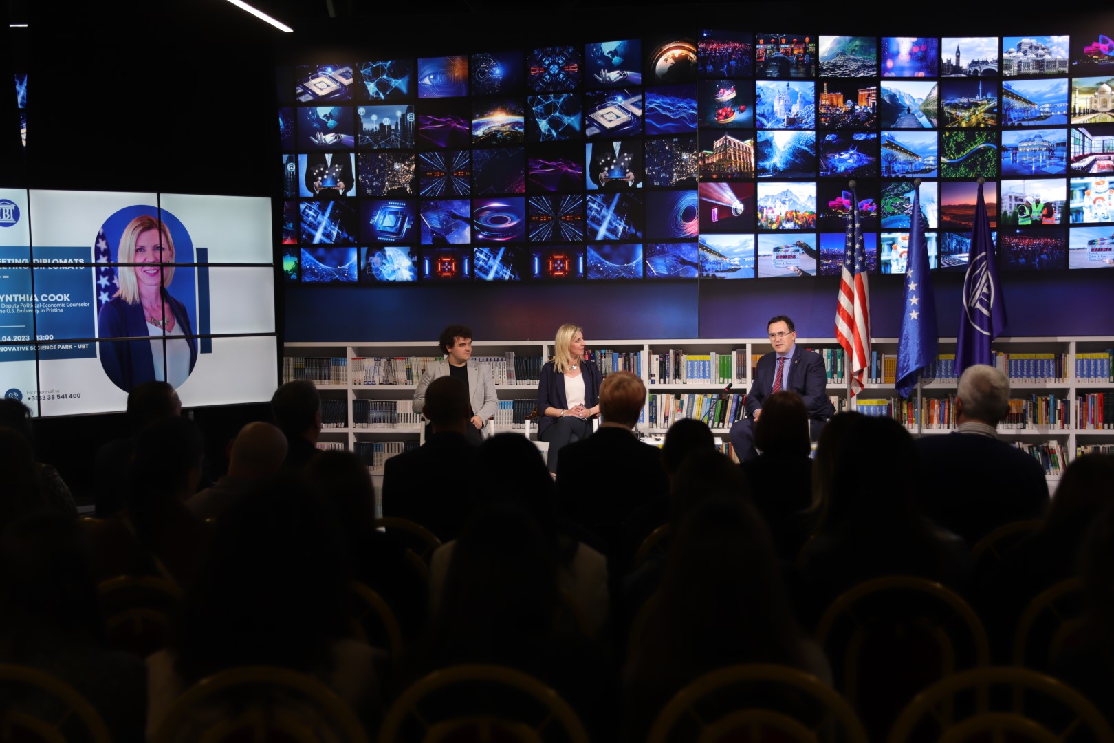 “Meeting Diplomats” në UBT: Diskutim i hapur me zëvendës këshilltaren politiko – ekonomike në Ambasadën e ShBA-së, Cynthia Cook