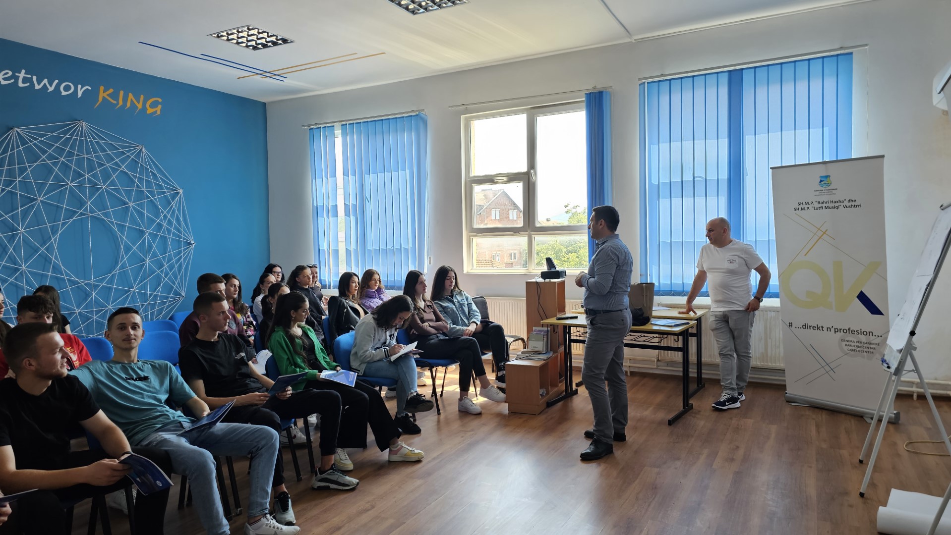 Përfaqësues të UBT-së zhvilluan një sesion informues për nxënësit e Shkollës Profesionale “Bahri Haxha” në Vushtrri