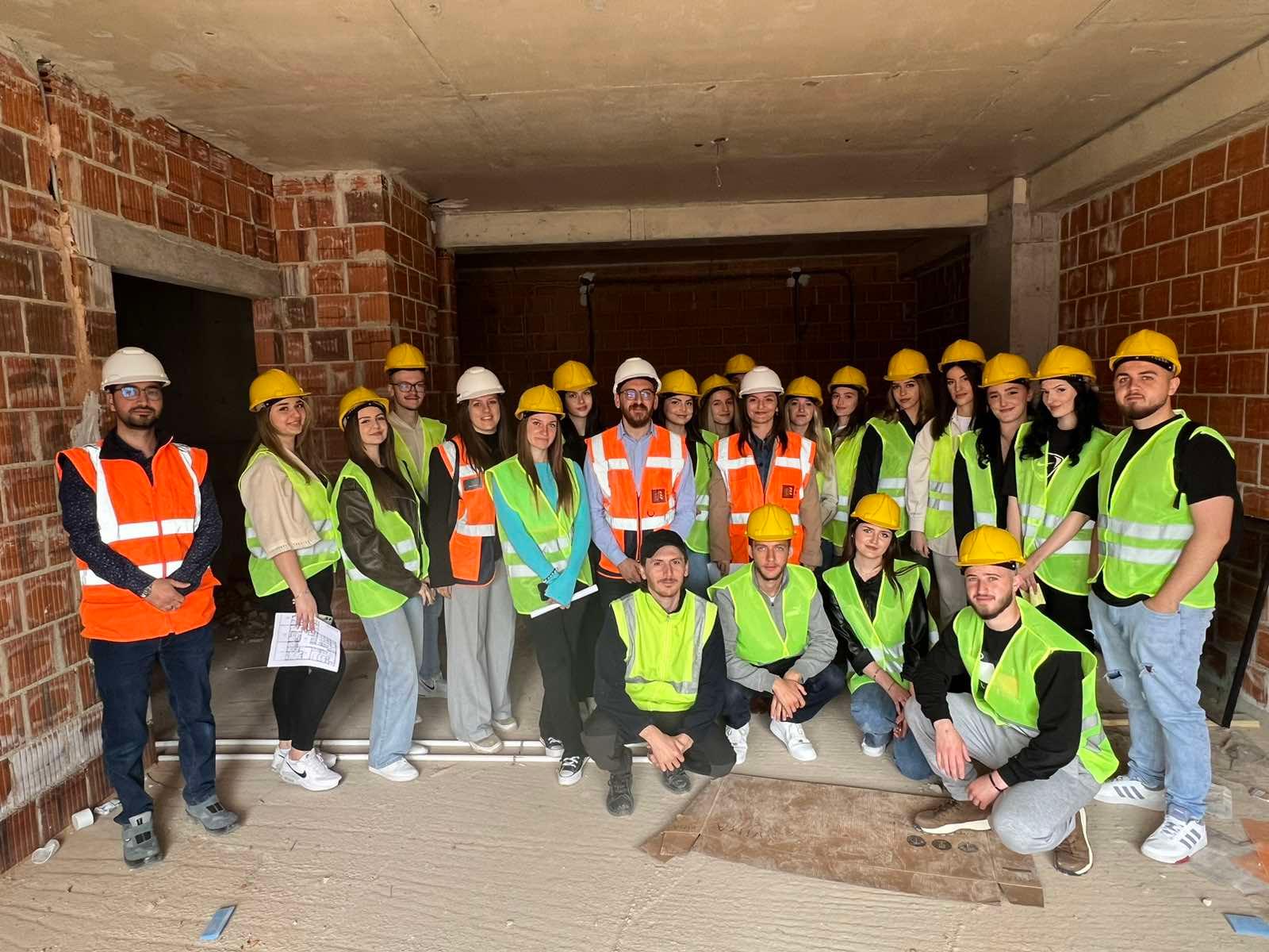 Studentët e Dizajnit të Integruar në UBT zhvilluan vizitë studimore në terrenin e projektit “Abi Platinum”