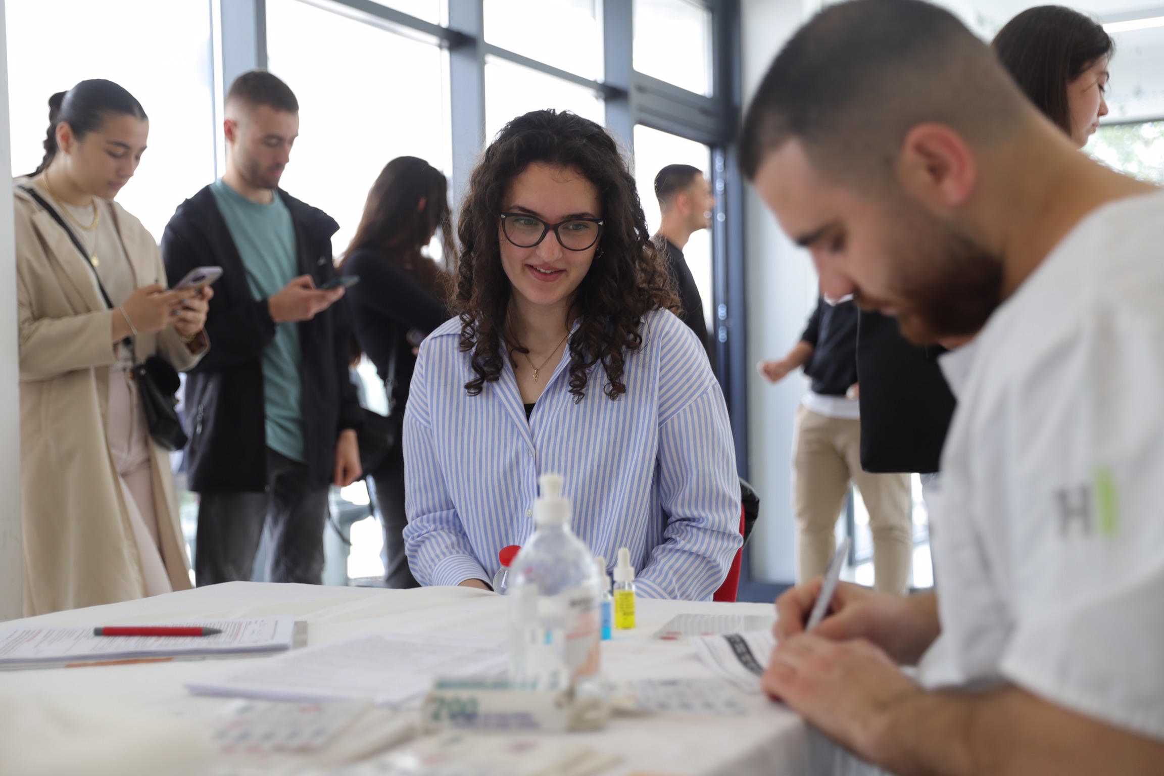 Studentët dhe stafi i UBT-së dhurojnë gjak