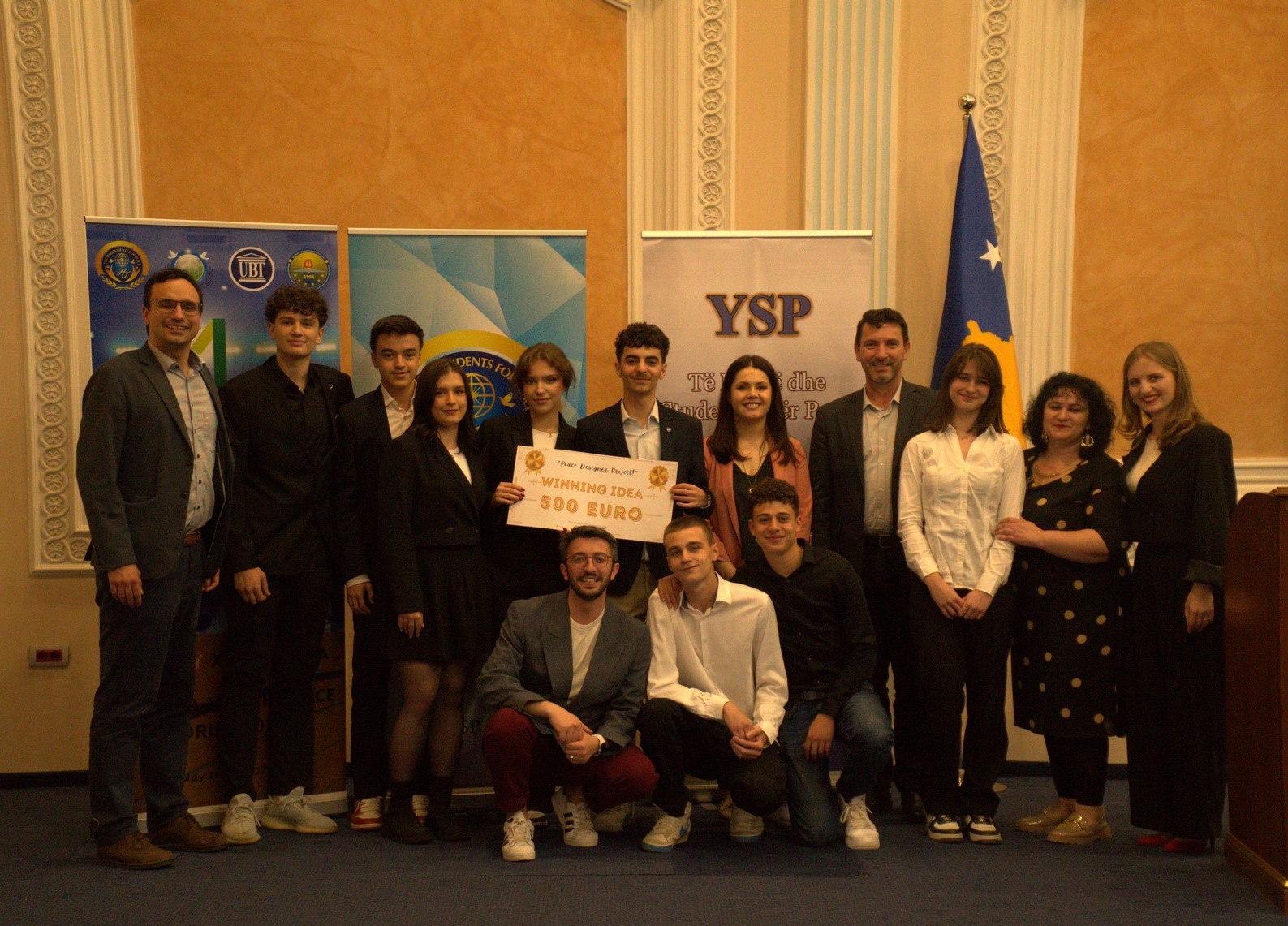 Nxënësit dhe studentët e UBT-së u certifikuan dhe fituan mbështetje financiare për implementimin e projekteve të propozuara në konferencën ballkanike “Pristina Forum 2023”