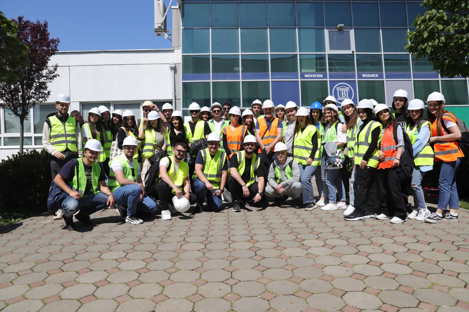 Studentët e Arkitekturës dhe Planifikimit Hapësinor në UBT kanë realizuar një vizitë studimore në punishte