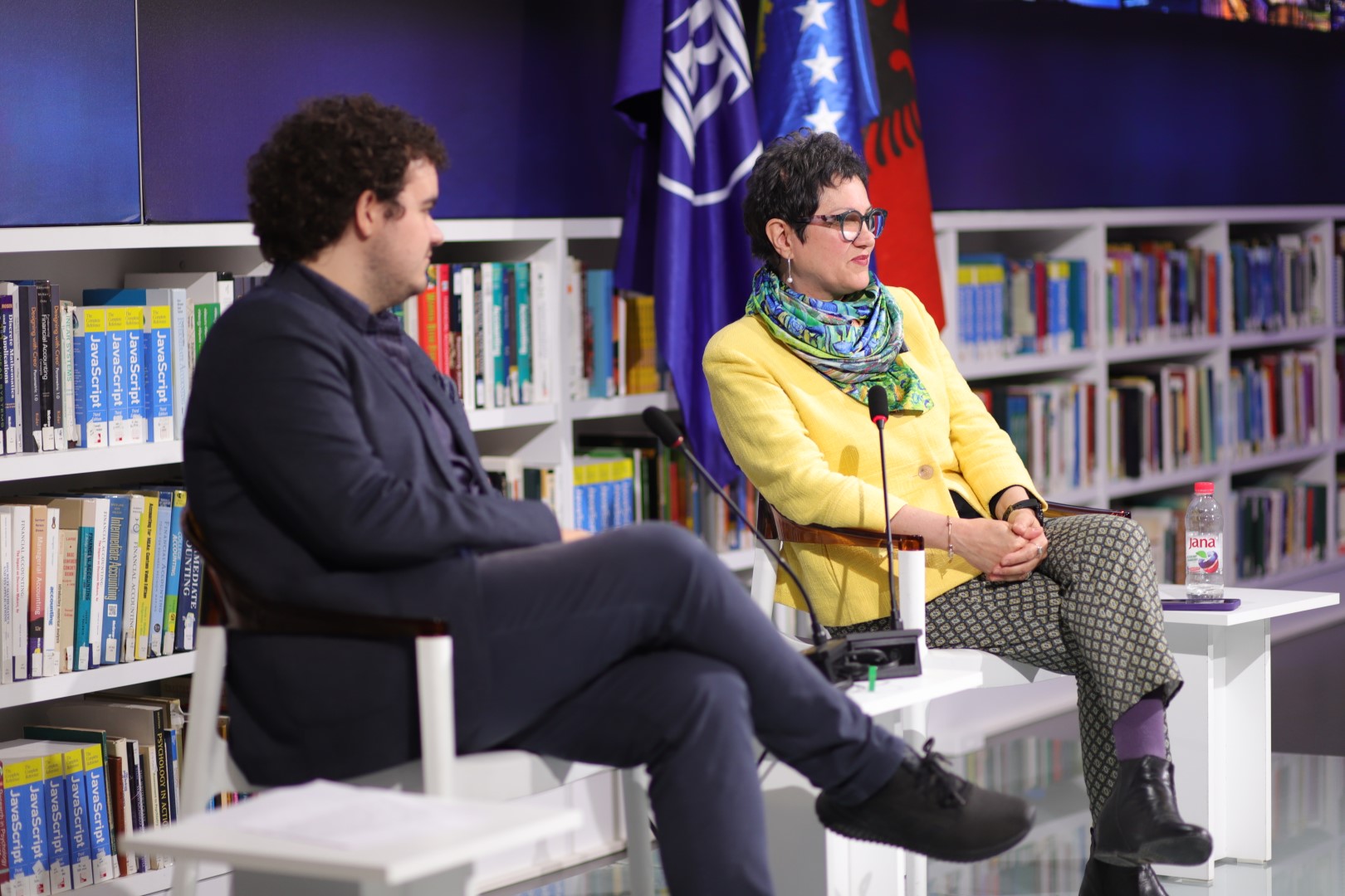 Profesoresha nga Shqipëria, Raimonda Sallaku Nelku ndan përvojën e saj në fushën e gazetarisë me studentët e UBT-së