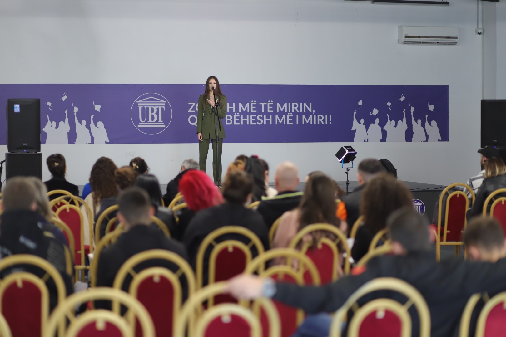 Studentët e Muzikës Moderne, Prodhimit Digjital dhe Menaxhimit në UBT organizuan një koncert
