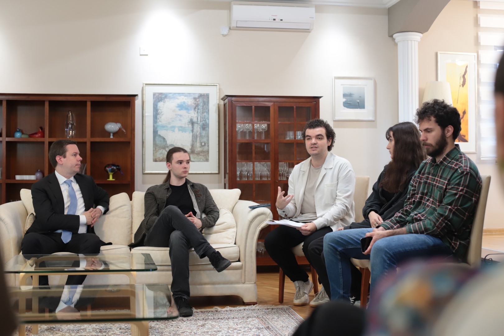 Studentët e UBT-së u certifikuan dhe përfunduan suksesshëm eventin “Let’s talk about the European Union”