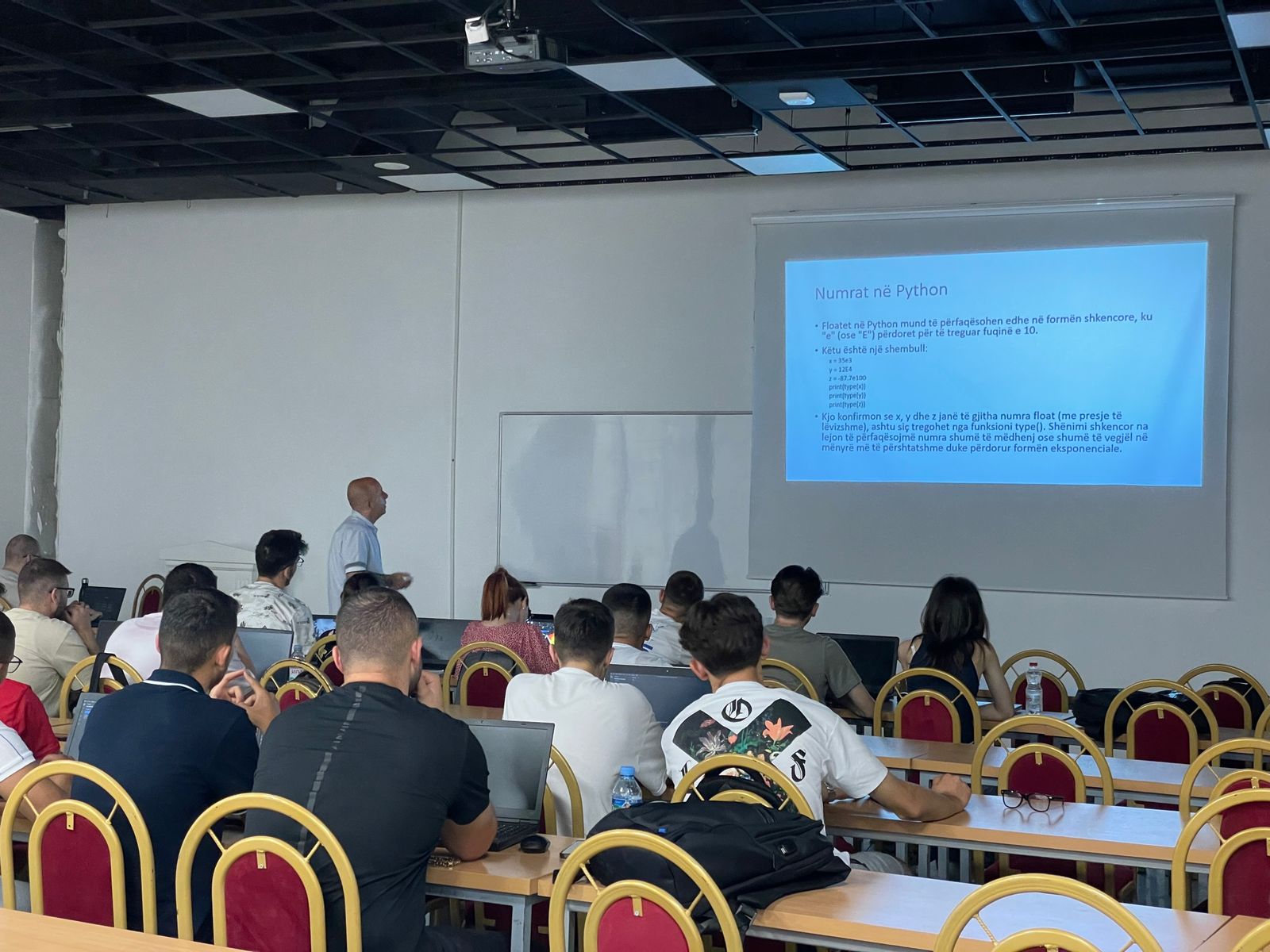 Fillon punimet Akademia Verore e Inxhinierisë së Mekatronikës në UBT