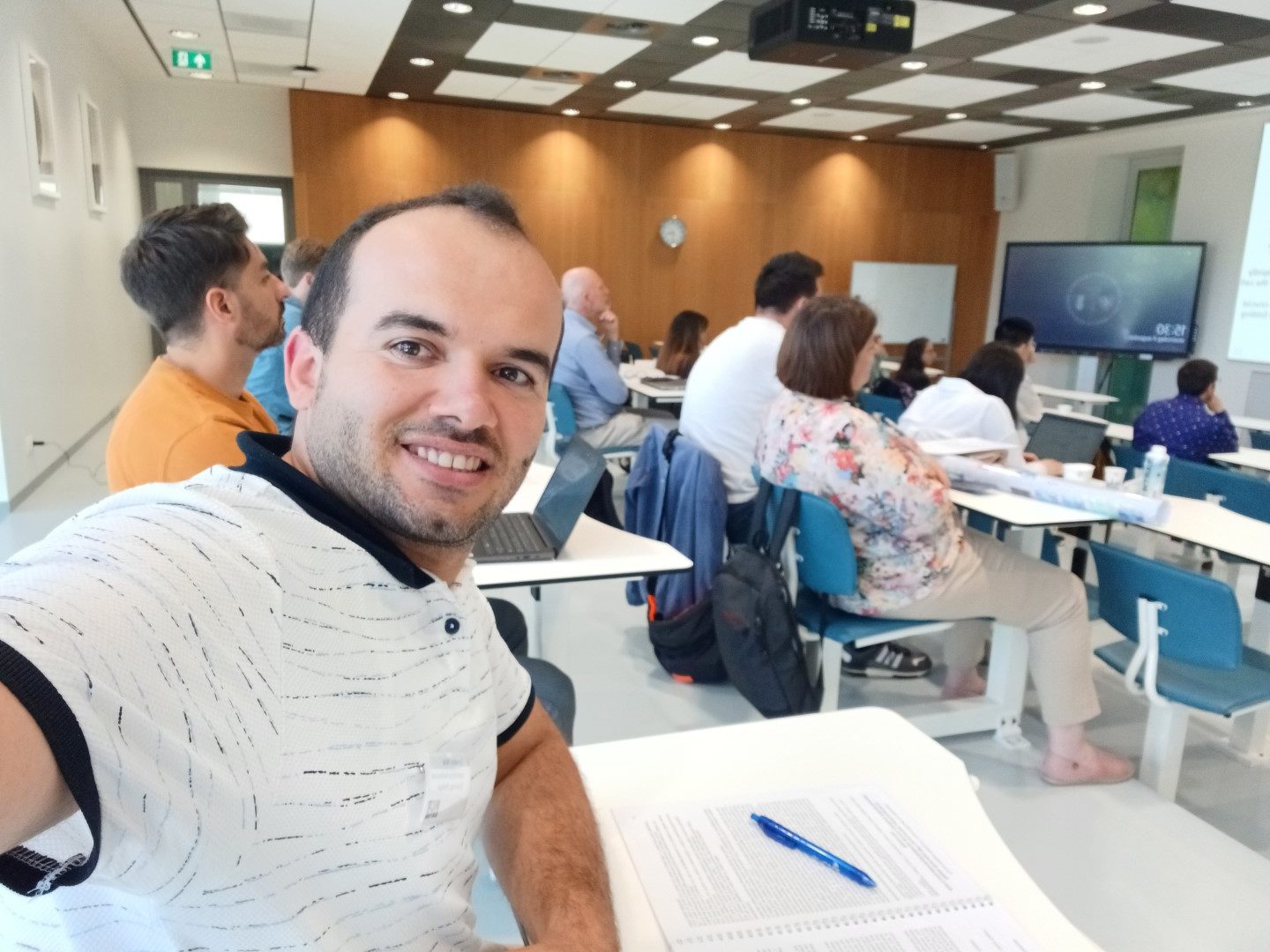 Profesori i UBT-së, Demokrat Nuha mori pjesë në takimin e shkencëtarëve të rinj i organizuar nga “European Cooperation in Science and Technology”