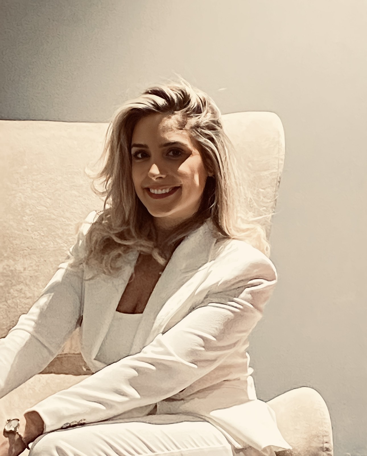 Studentja e Menaxhimit të Patundshmërive, Anita Havolli punësohet në “TEB Bank”