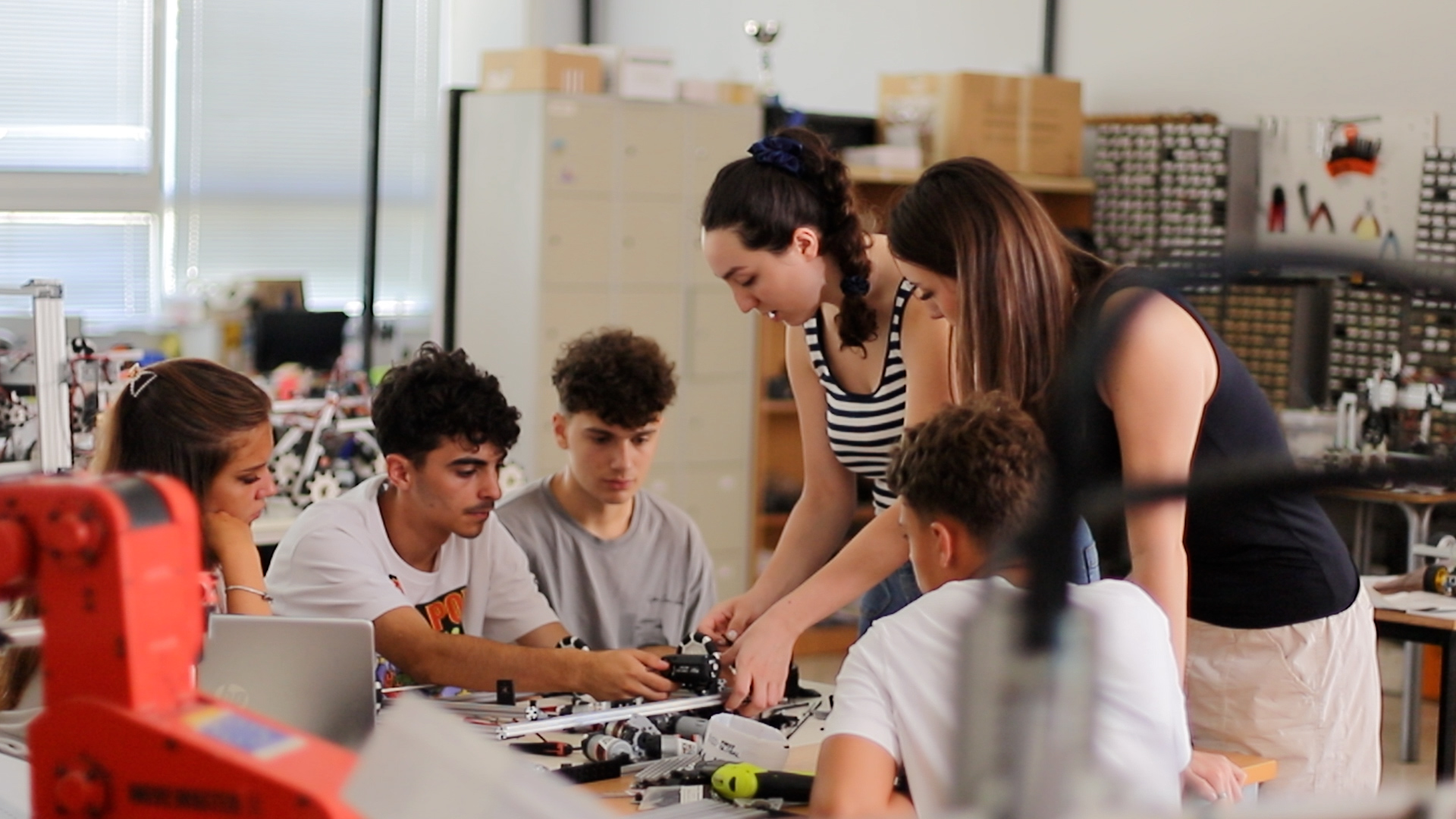 The Faculty of Mechatronics Engineering at UBT, a Hub of Latest Innovations in the Field of Artificial Intelligence and Robotics in Kosovo and the Region