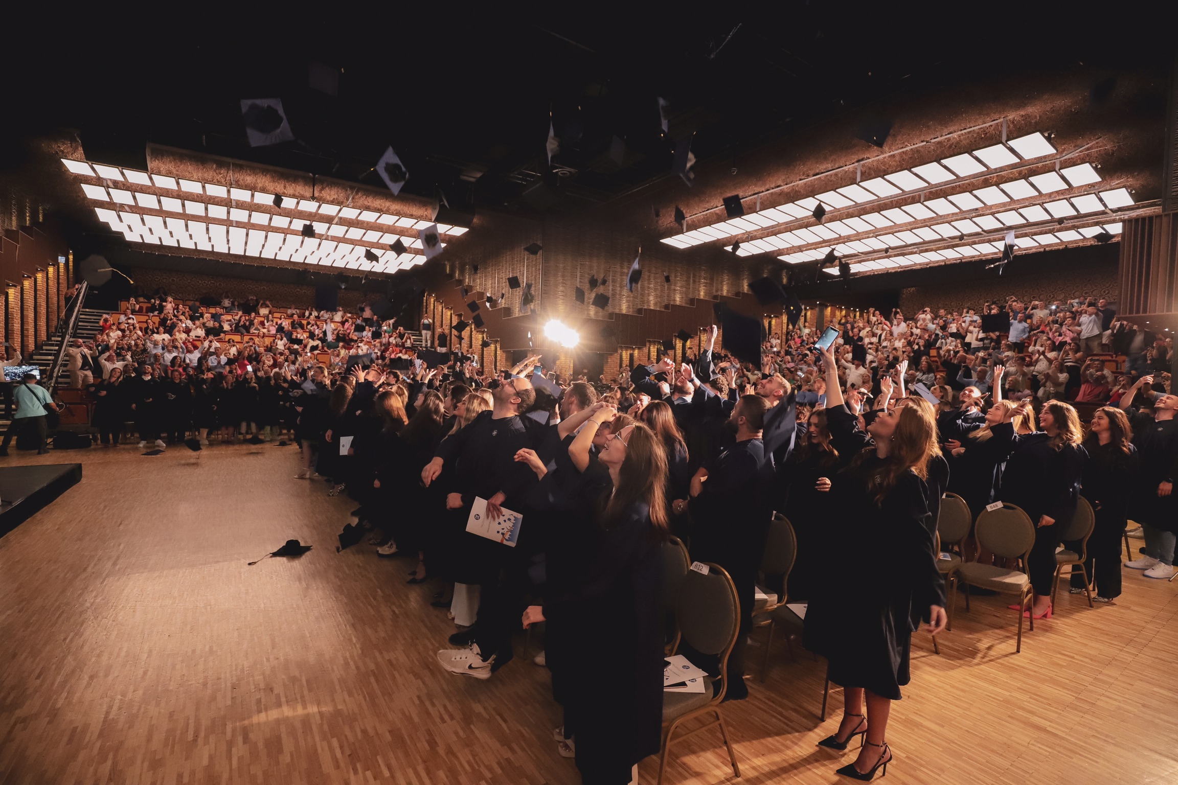 Me organizim madhështor, UBT mbajti ceremoninë e gradimit të studentëve