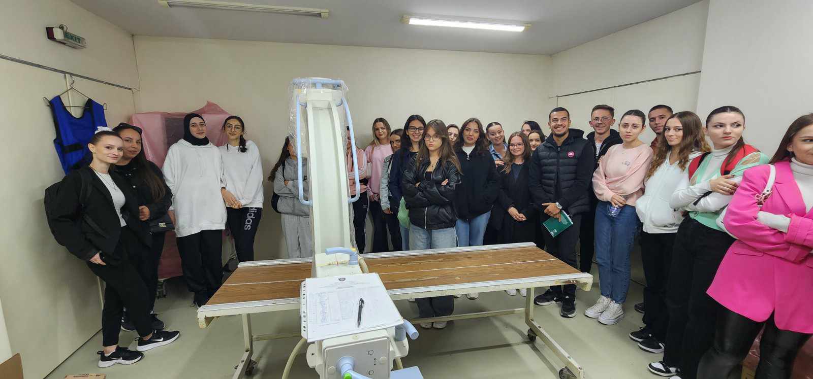 Studentët e programit Teknik i Radiologjisë në UBT vizituan Institutin e Mjekësisë Ligjore në Ministrinë e Drejtësisë