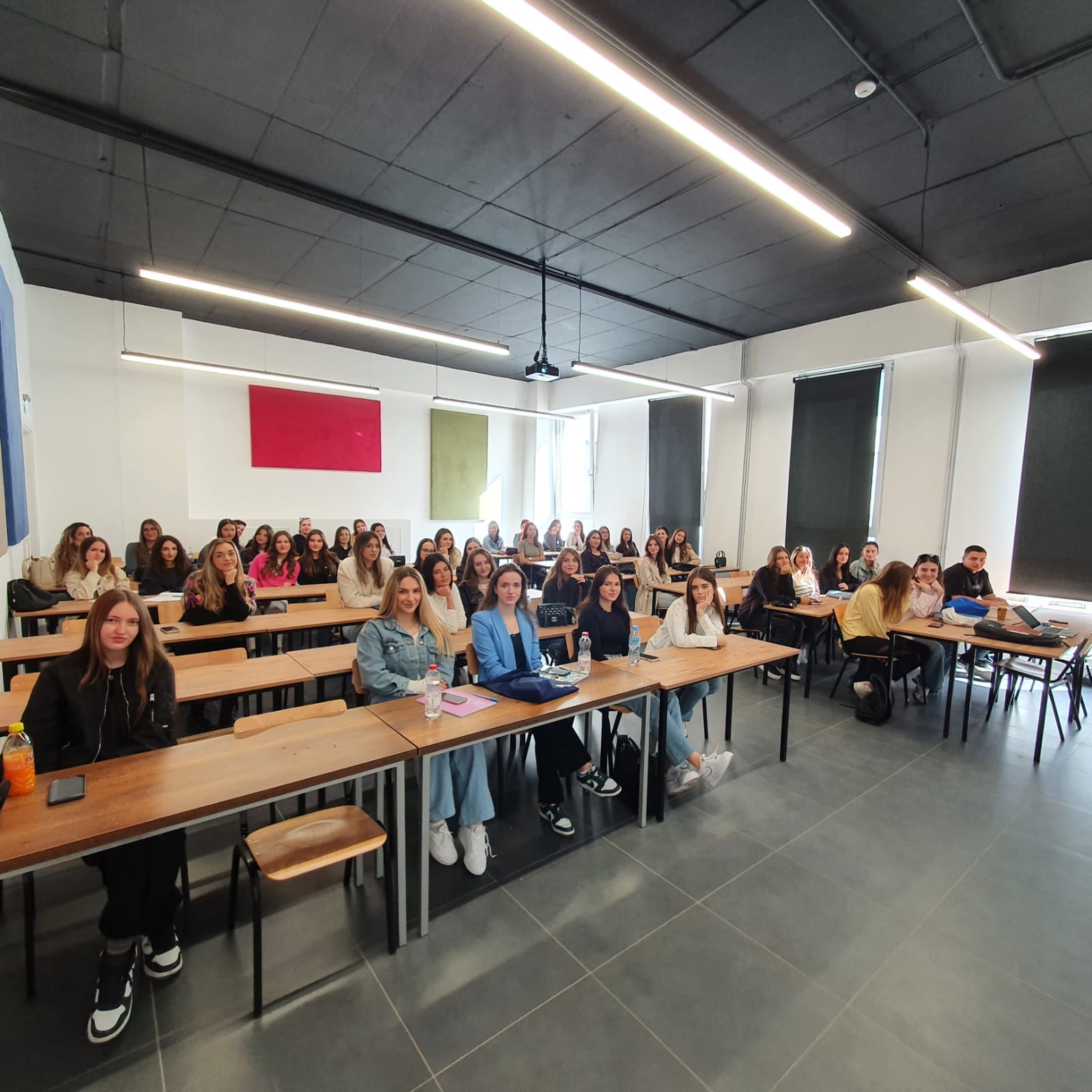 Programi Psikologji në UBT organizoi sesion informues me studentët e vitit të parë