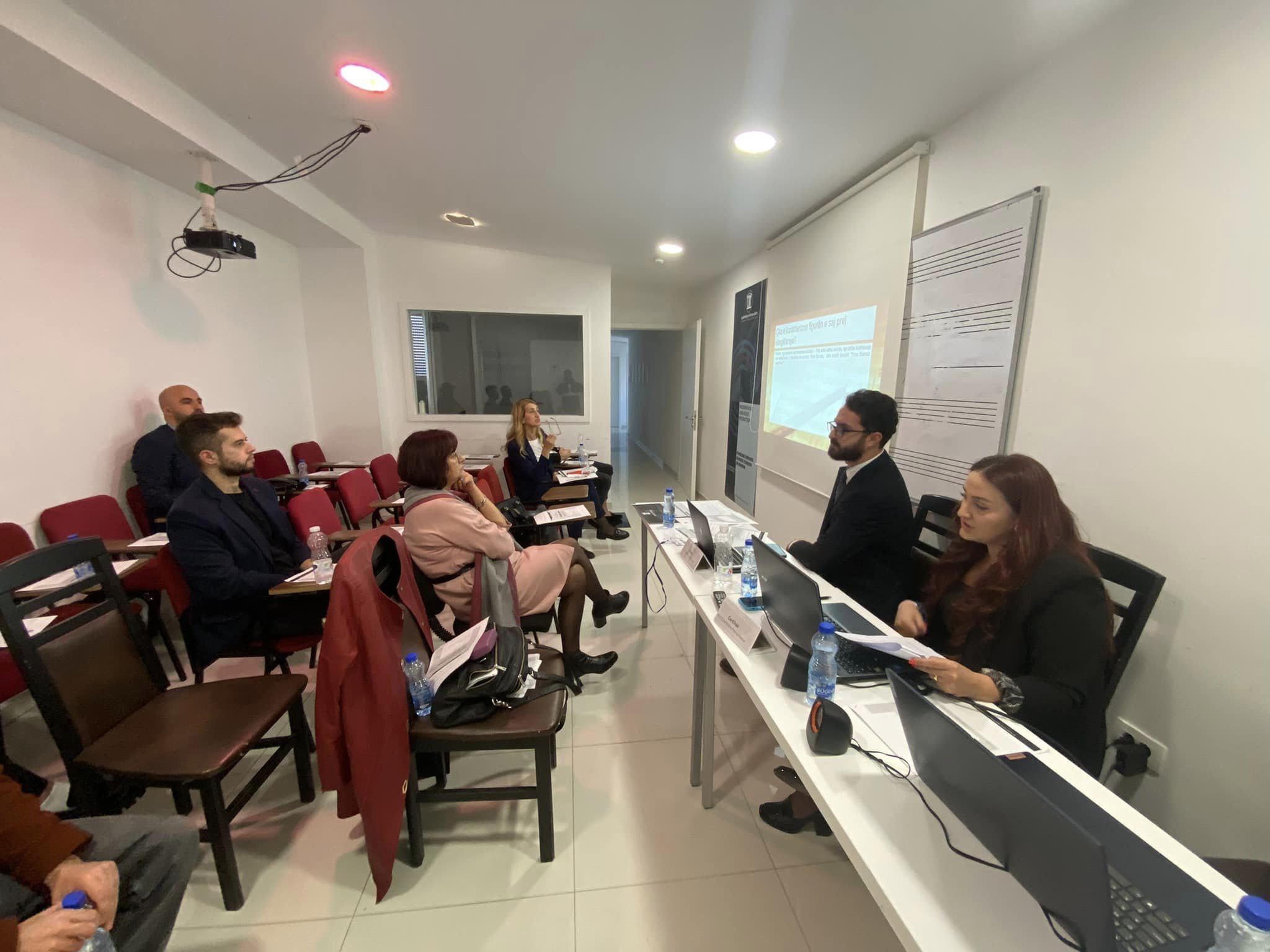 Hulumtues nga vendi dhe rajoni prezantuan punime të ndryshme në kuadër të Konferencës së Muzikës Moderne, Prodhimit Digjital dhe Menaxhimit në UBT