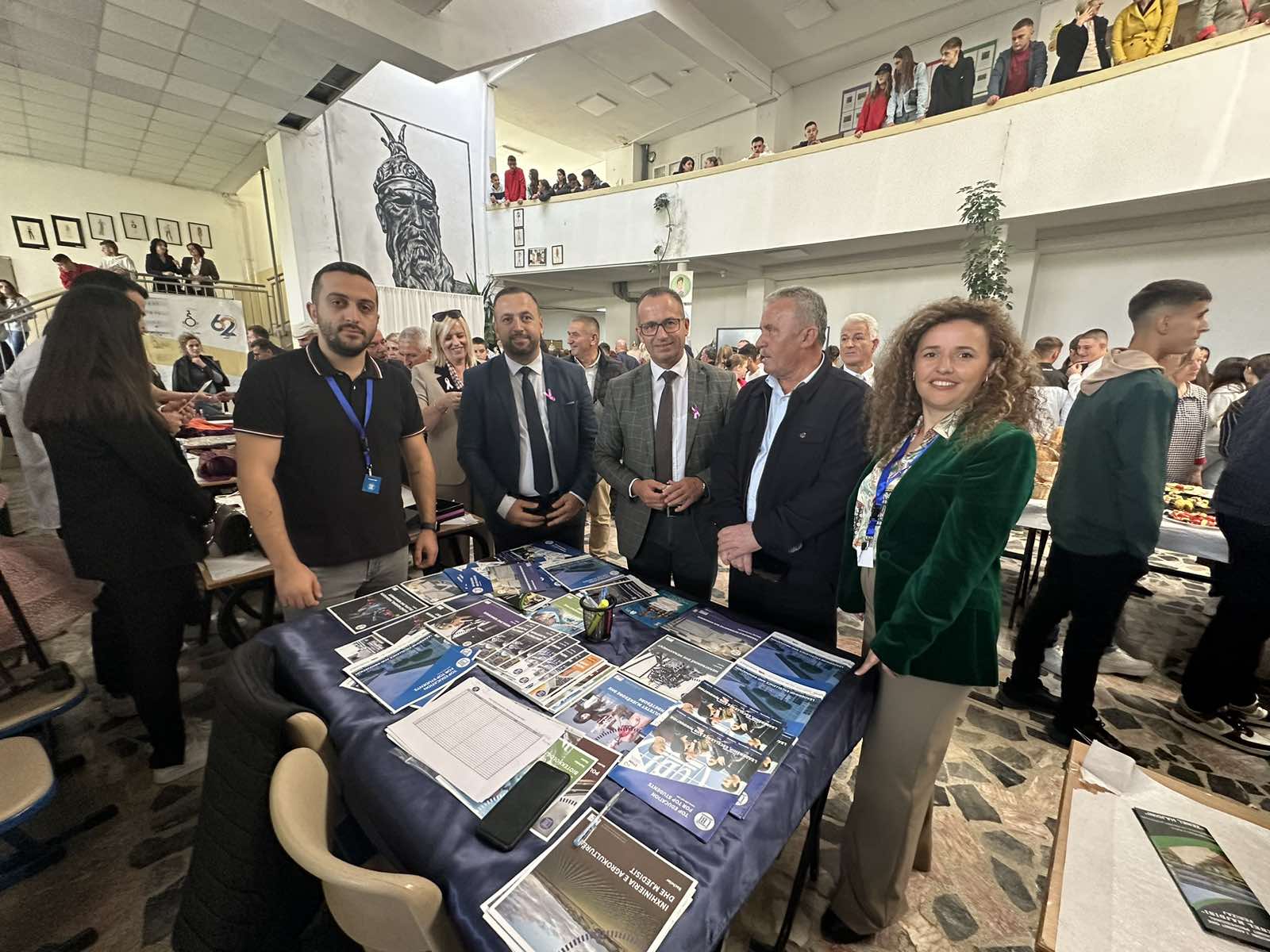 Përfaqësues të UBT-së morën pjesë në Panairin e Edukimit dhe të Karrierës në Shkollën e Mesme Profesionale “Zenel Hajdini” në Ferizaj